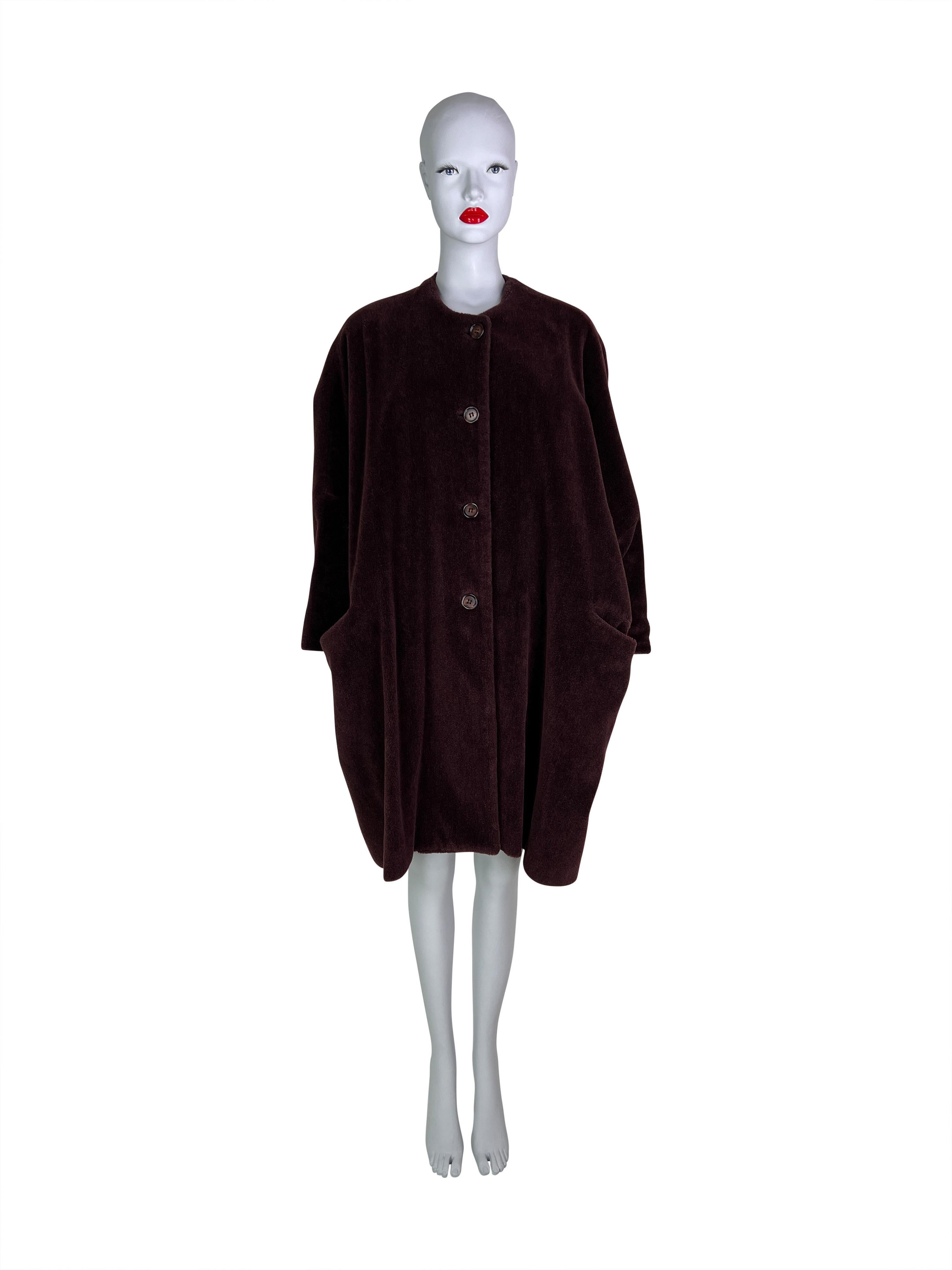 Dolce & Gabbana Fall 1990 Plush Oversized Wool Coat In Good Condition For Sale In Prague, CZ