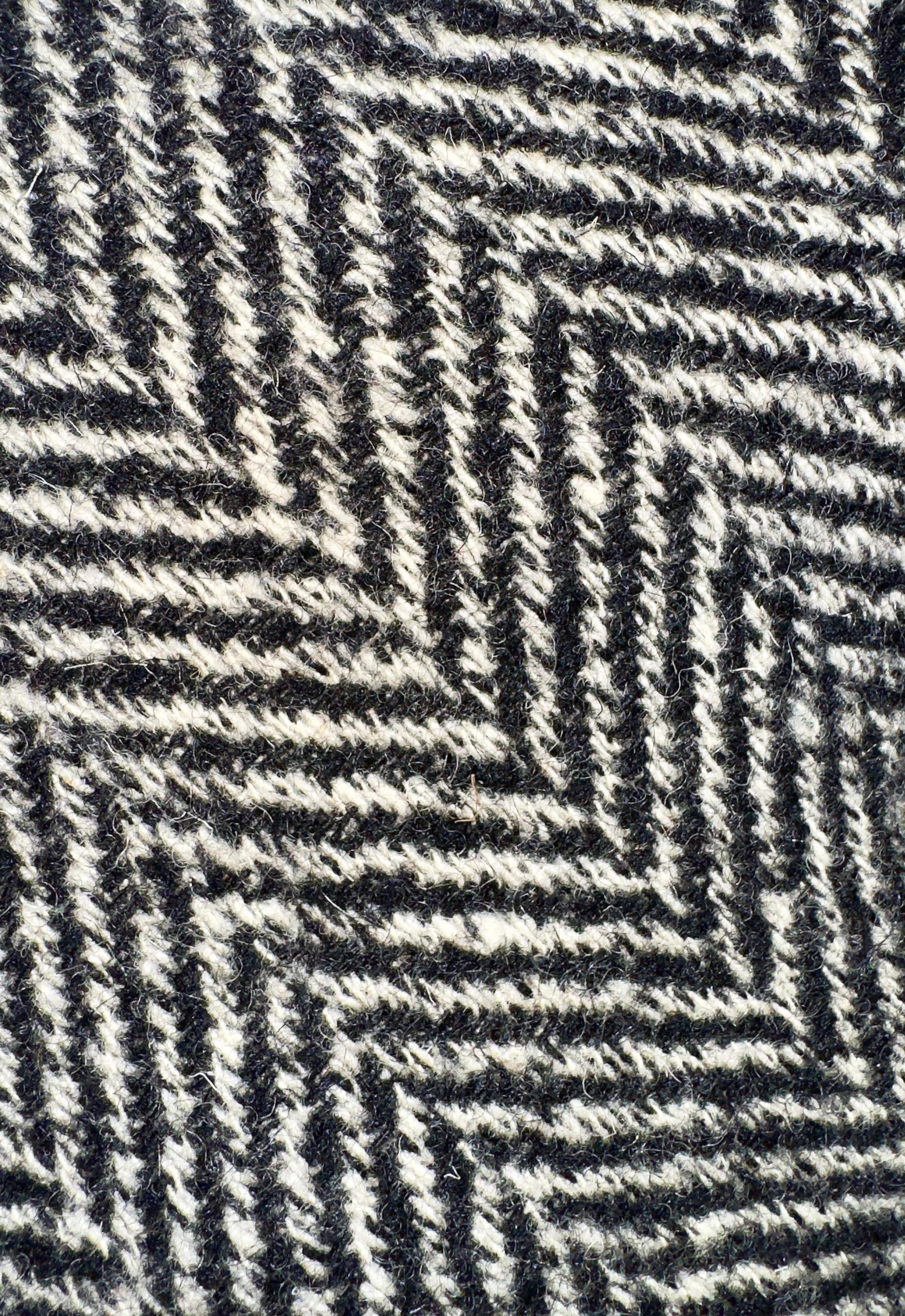 DOLCE & Gabbana Automne 1996 Robe bandeau drapée à chevrons en tweed 44 en vente 1