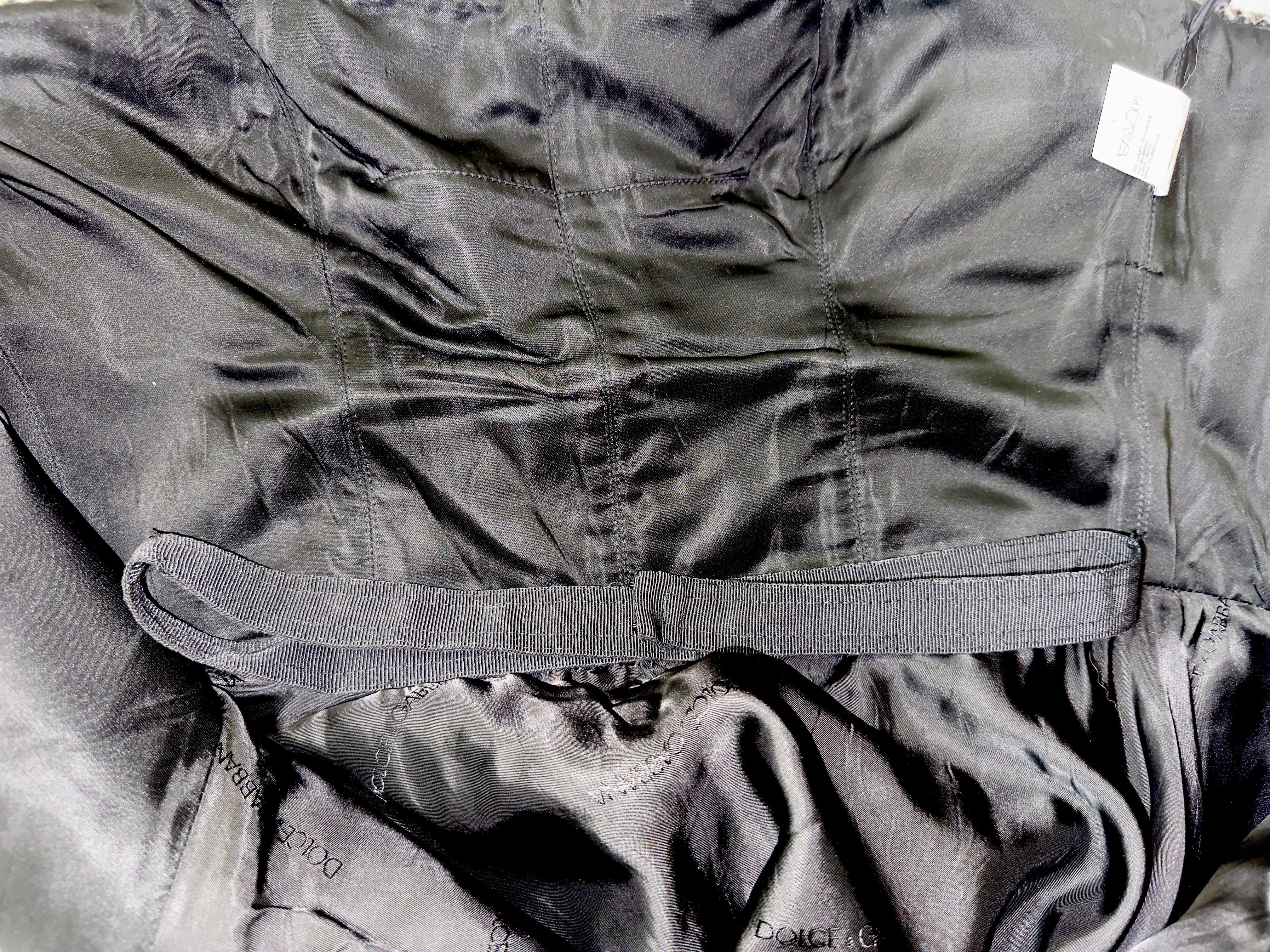 DOLCE & Gabbana Automne 1996 Robe bandeau drapée à chevrons en tweed 44 en vente 2