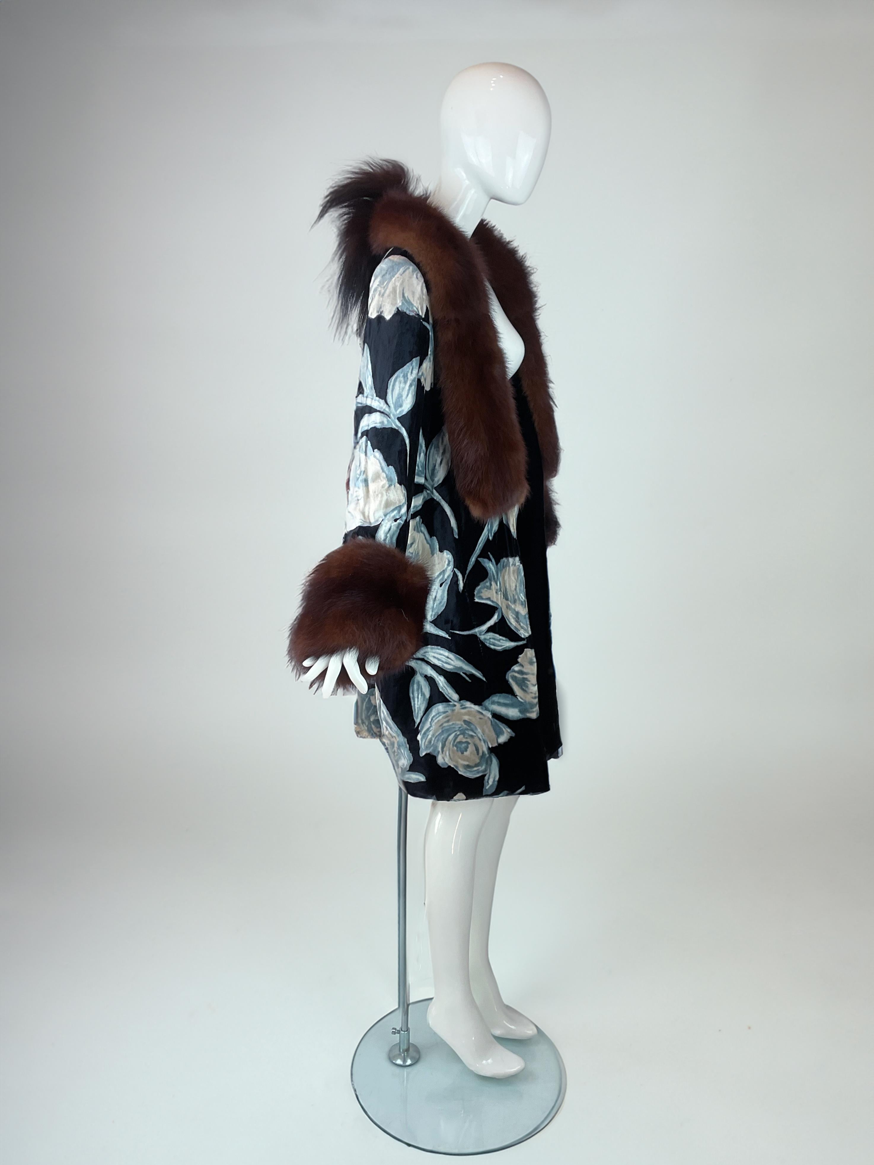Black Dolce & Gabbana Fall F/W 1997 Velvet Coat with Fox Fur Trim For Sale