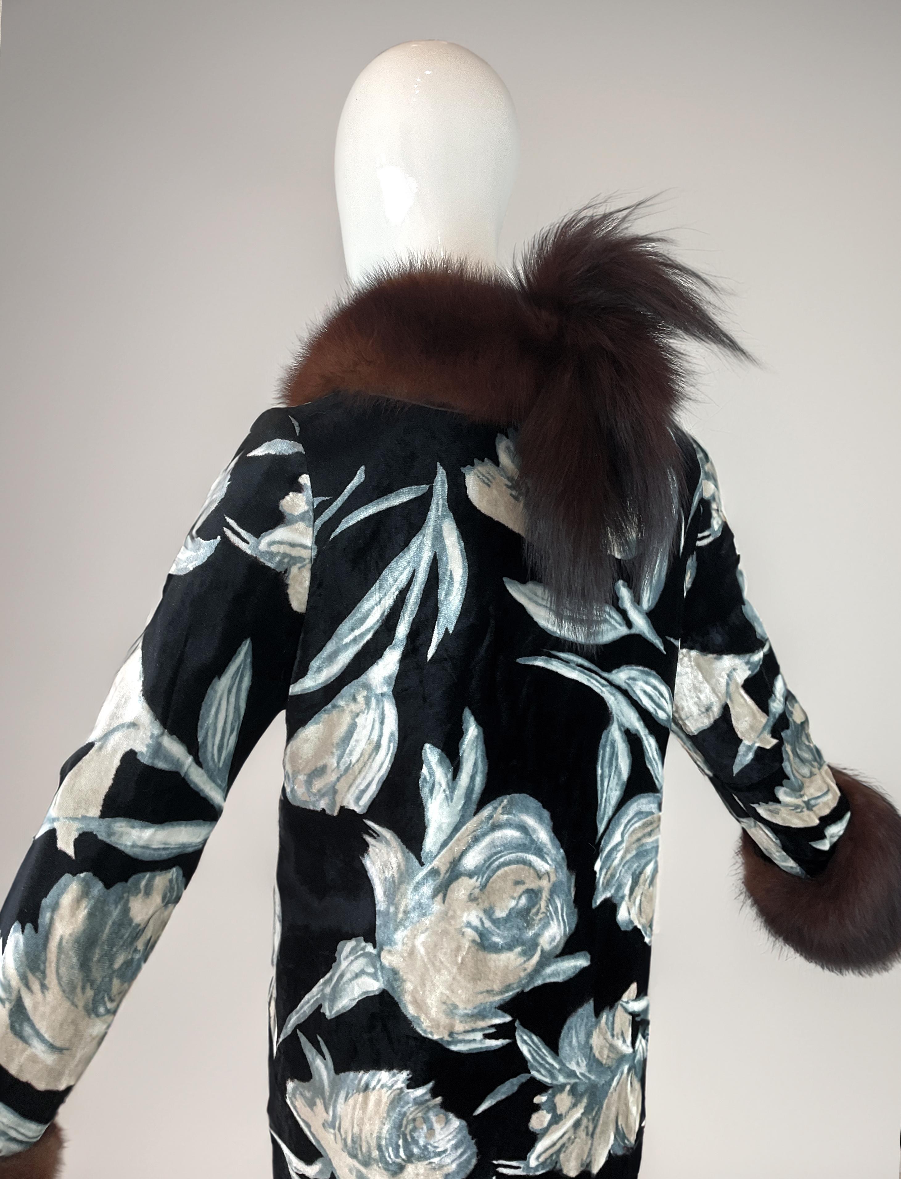 Women's Dolce & Gabbana Fall F/W 1997 Velvet Coat with Fox Fur Trim For Sale