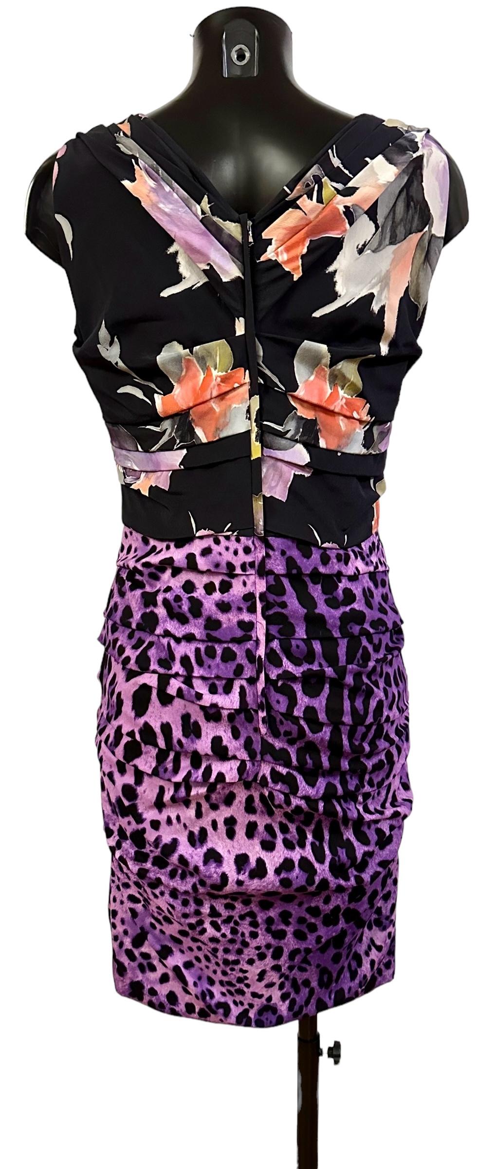 This pre-owned animal print silk dress is a classic from the house of Dolce & Gabbana.
Presented during the Spring Summer Collection of 2011, it is still so much actual, easy to wear and very feminine !!!
It is in very good condition. 

Collection: