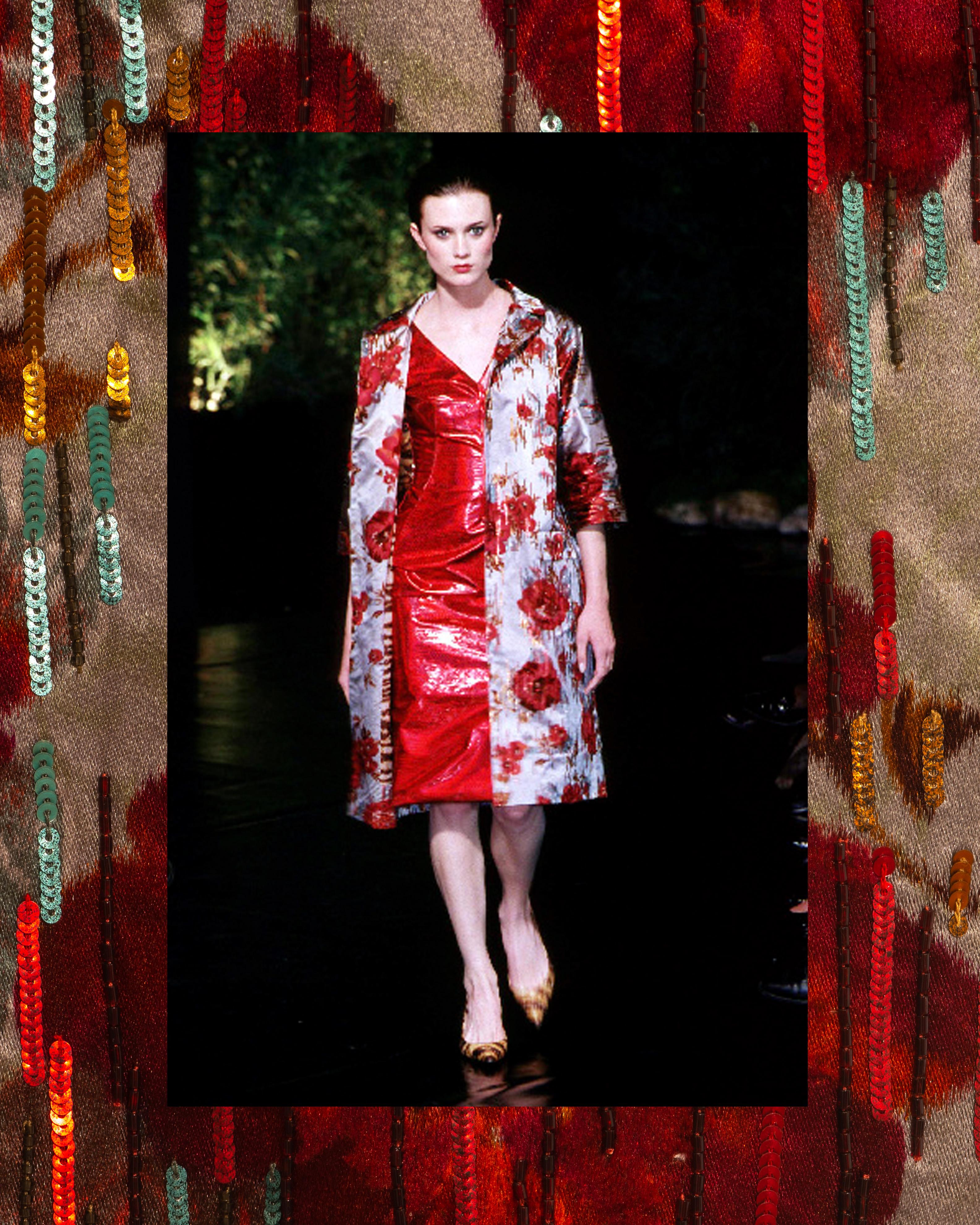 Marron Manteau de soirée en soie perlée à fleurs Dolce & Gabbana, P/E 1999 en vente