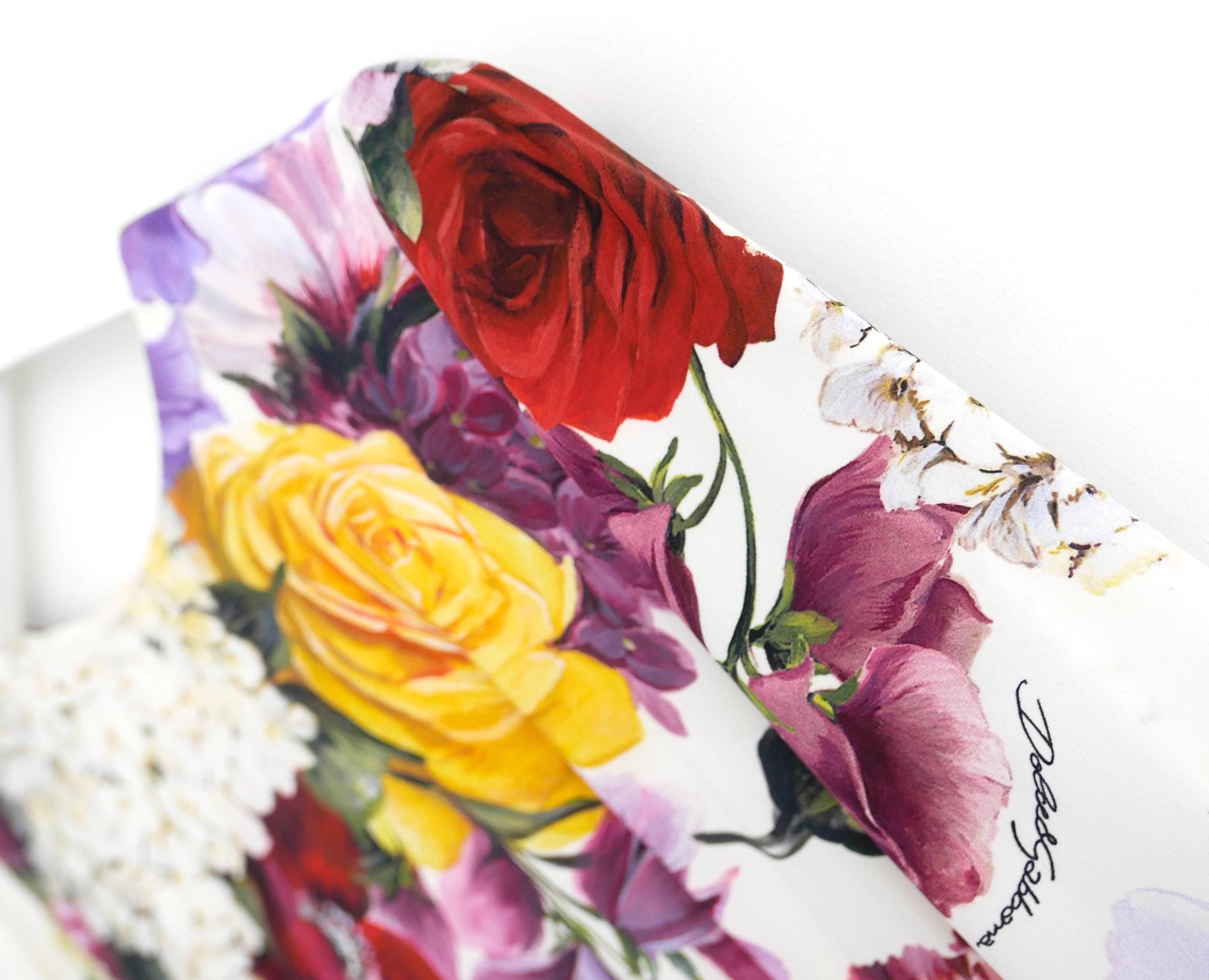Dolce & Gabbana Floral Bouquet Print Sheath Dress In New Condition For Sale In London, GB