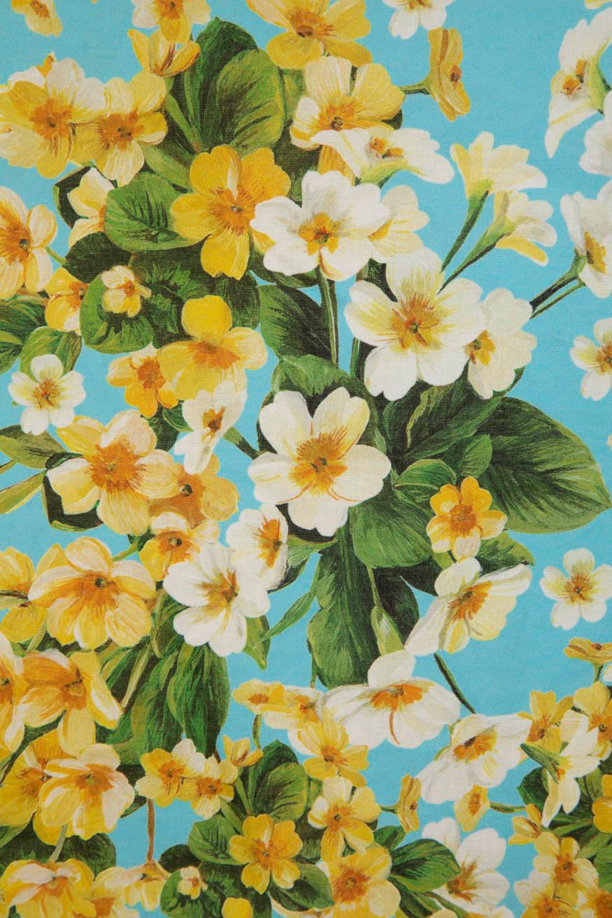 Women's Dolce & Gabbana Floral Print Fringed Scarf For Sale