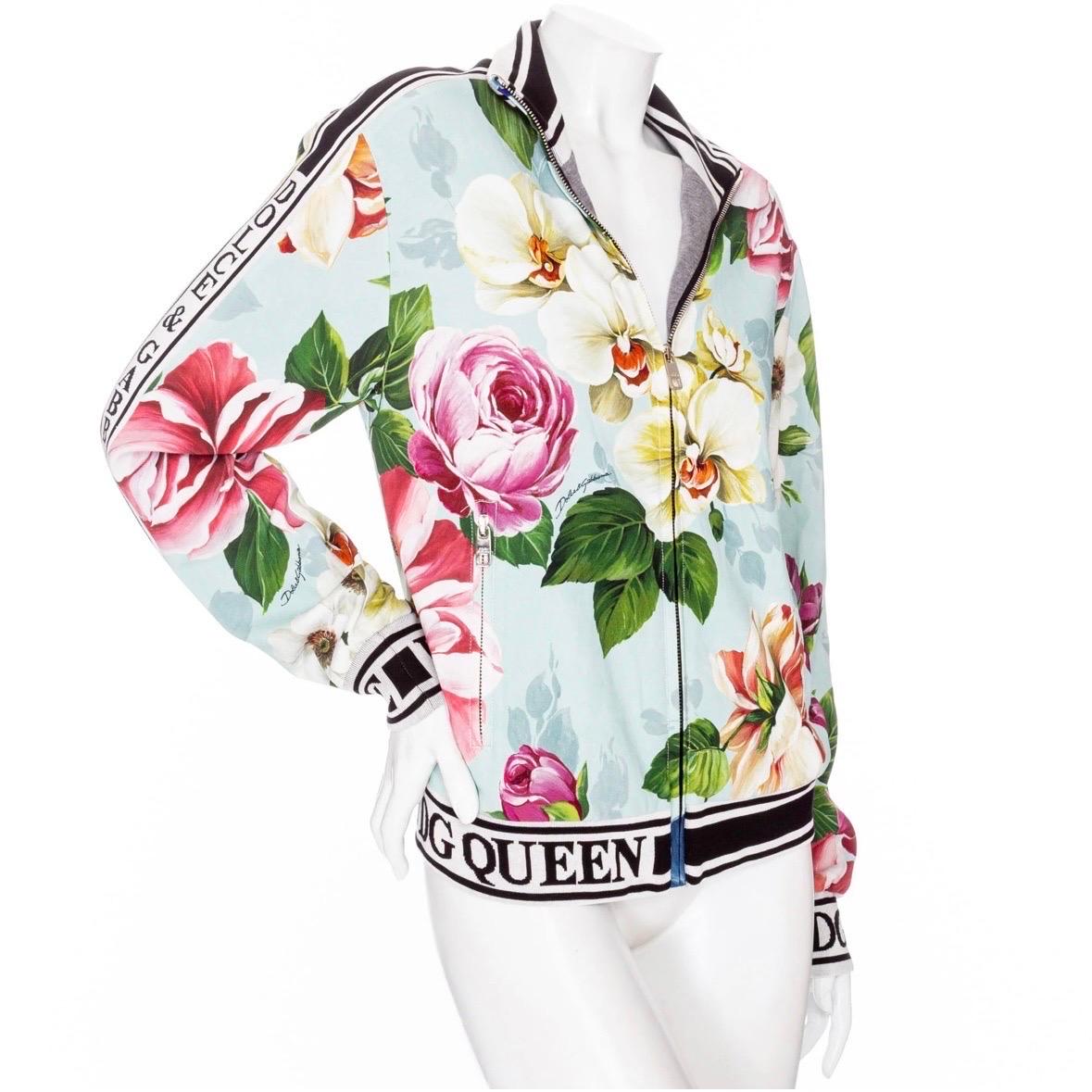 Dolce & Gabbana - Blouson bombardier à logo imprimé floral 

Multicolore : bleu, rose, vert, noir, blanc
Imprimé floral
Col baseball
Logo en jacquard à fines nervures
Fermeture à glissière sur le devant avec curseur de marque
Doublure en