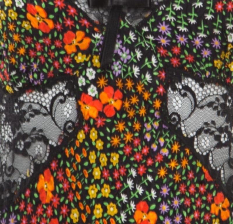 Dolce & Gabbana - Maxi abito senza maniche in seta con stampa floreale e inserto in pizzo trasparente - M. I. in vendita 1