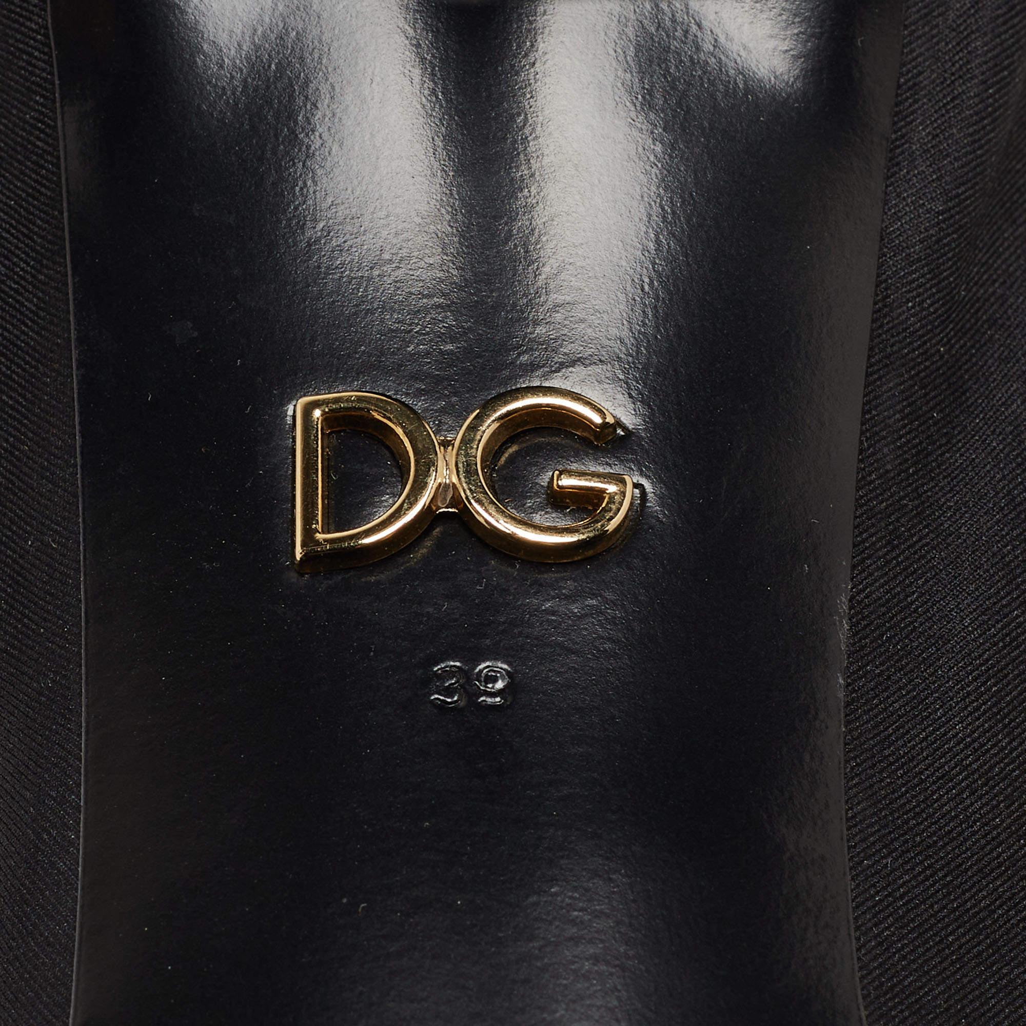 Dolce & Gabbana Bottines à bout ouvert en tissu extensible imprimé floral Taille 39 en vente 3