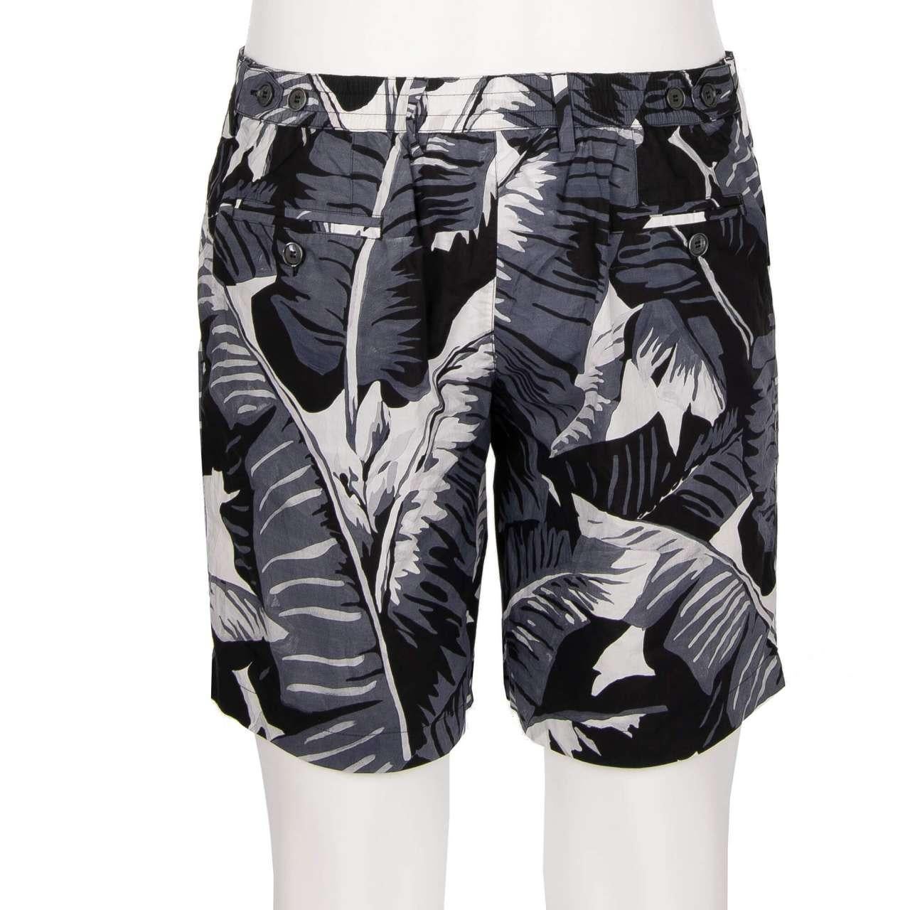 Men's Dolce & Gabbana Floral Printed Beachwear Swim Board Shorts Blue White 4 / M For Sale