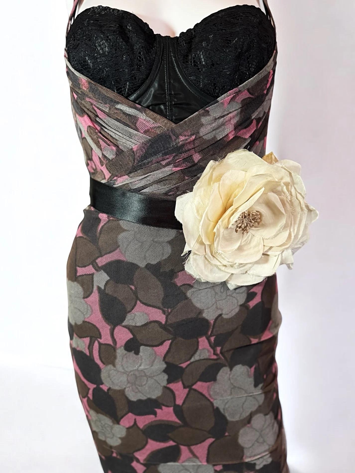 Dolce & Gabbana Floral Tulle Dress w Corsage, SS 2004 In Good Condition In Marlborough, GB