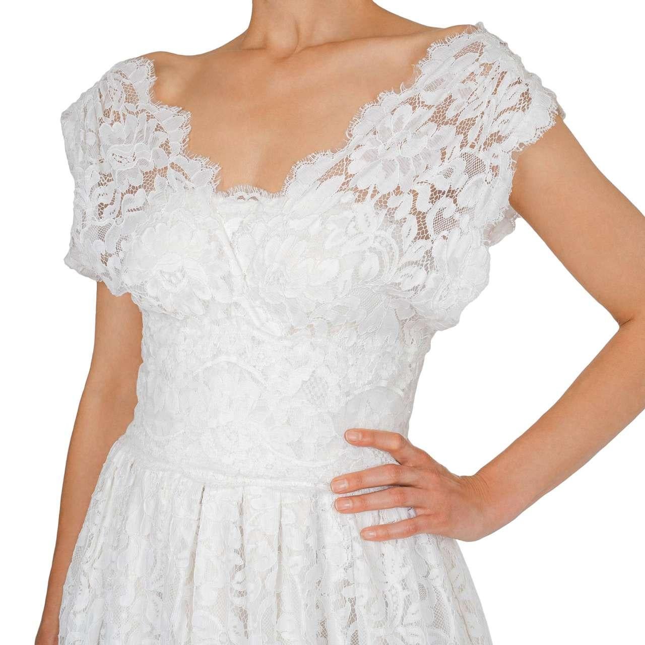 Dolce & Gabbana - Flower Lace Corsage Maxi Wedding Dress White IT 44 In Excellent Condition For Sale In Erkrath, DE