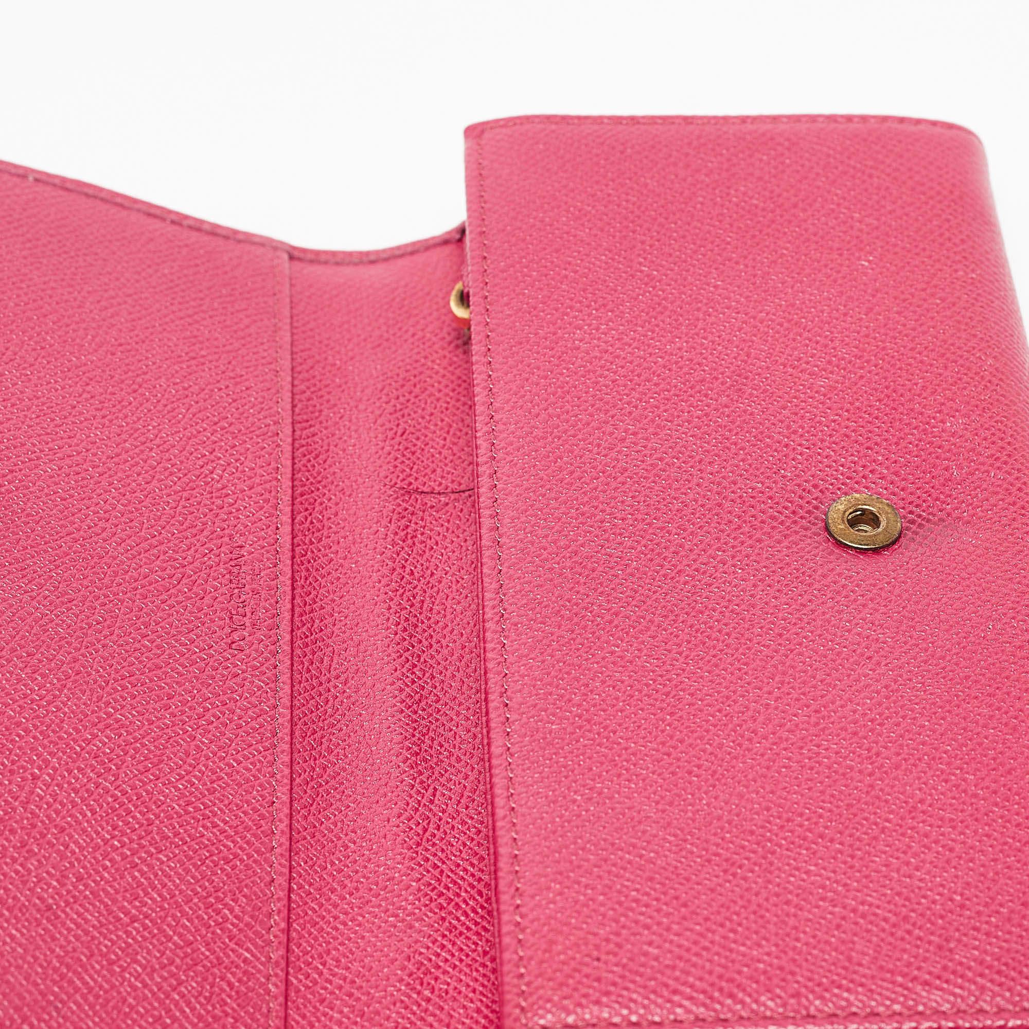 Women's Dolce & Gabbana Fuchsia Leather Flap Continental Wallet For Sale