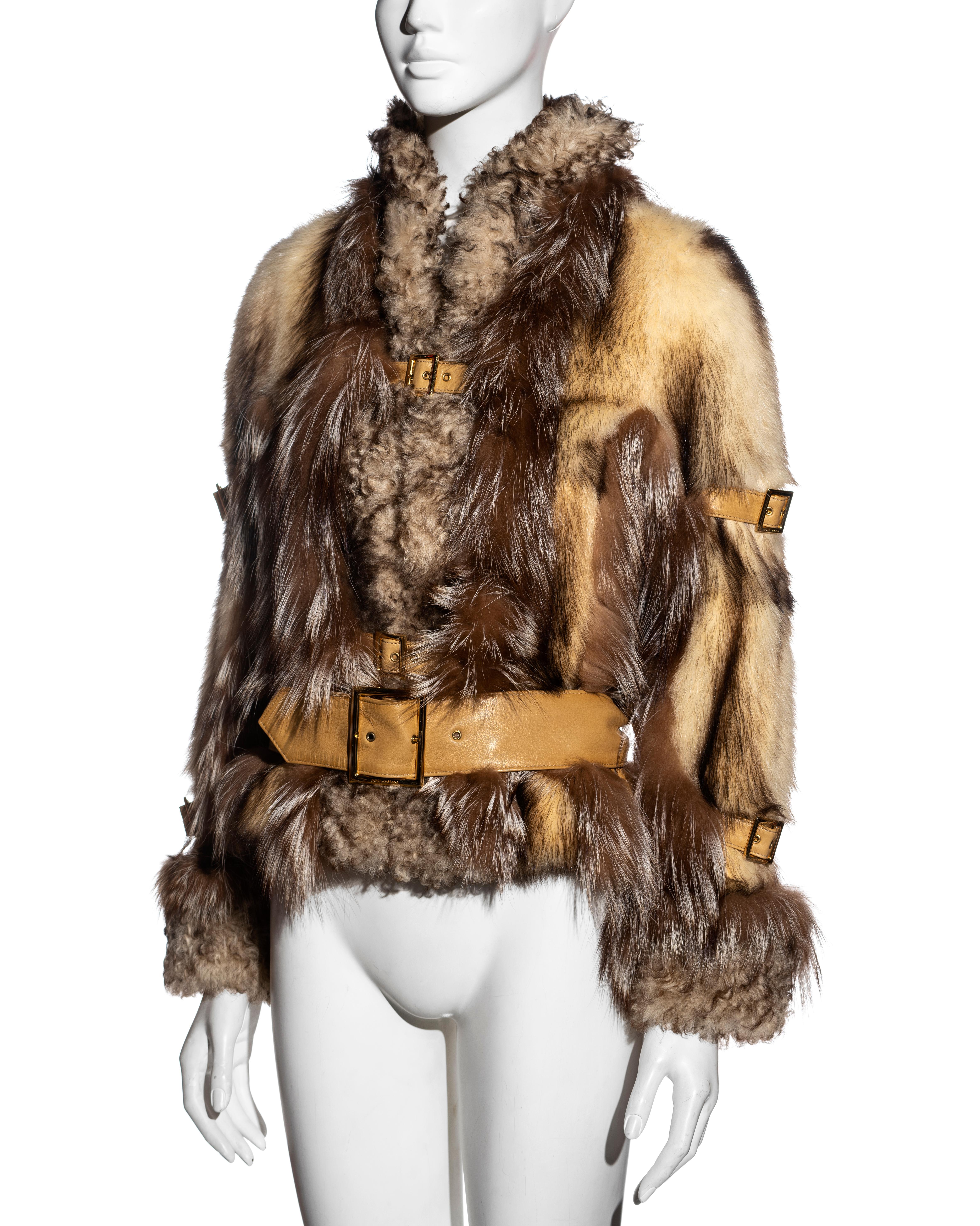 Veste en fourrure et en peau de mouton Dolce & Gabbana avec plusieurs ceintures en cuir, saison 2001 en vente 4
