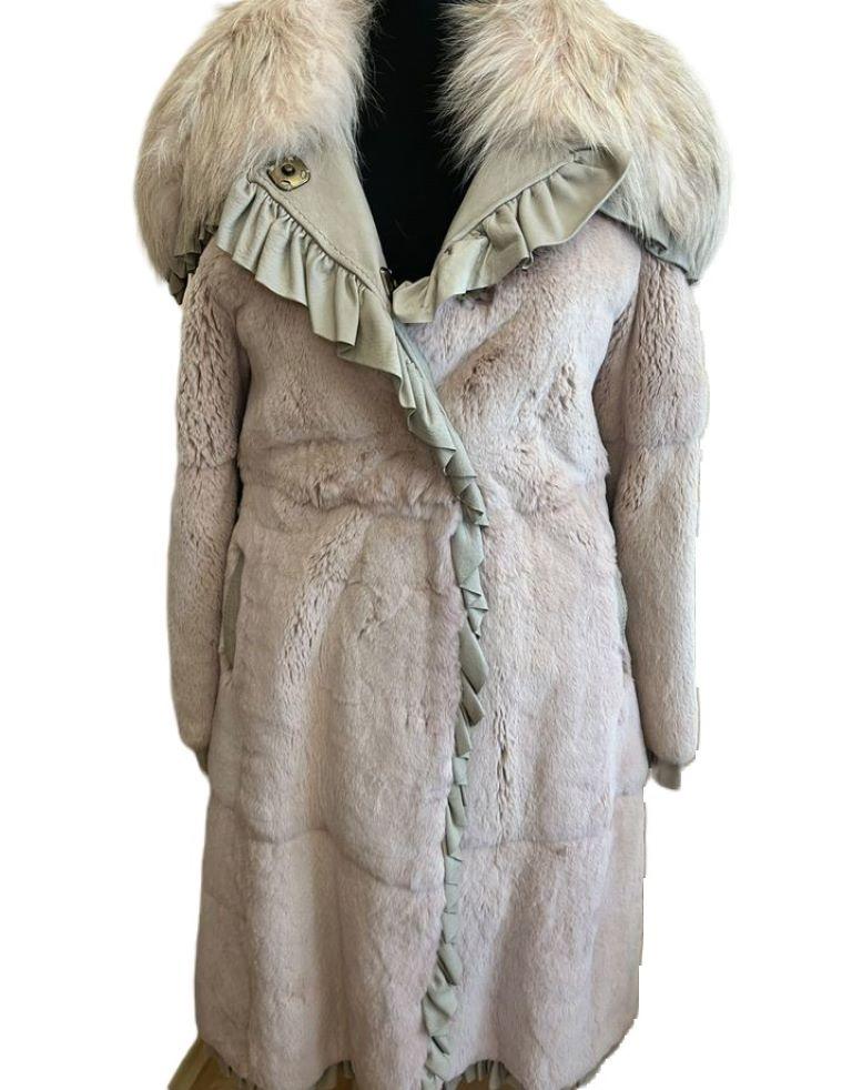 Dolce & Gabbana Angora Vintage Rosa Pelzmantel aus Pelz (Puderrosa) ( Sonderanfertigung) im Angebot 3