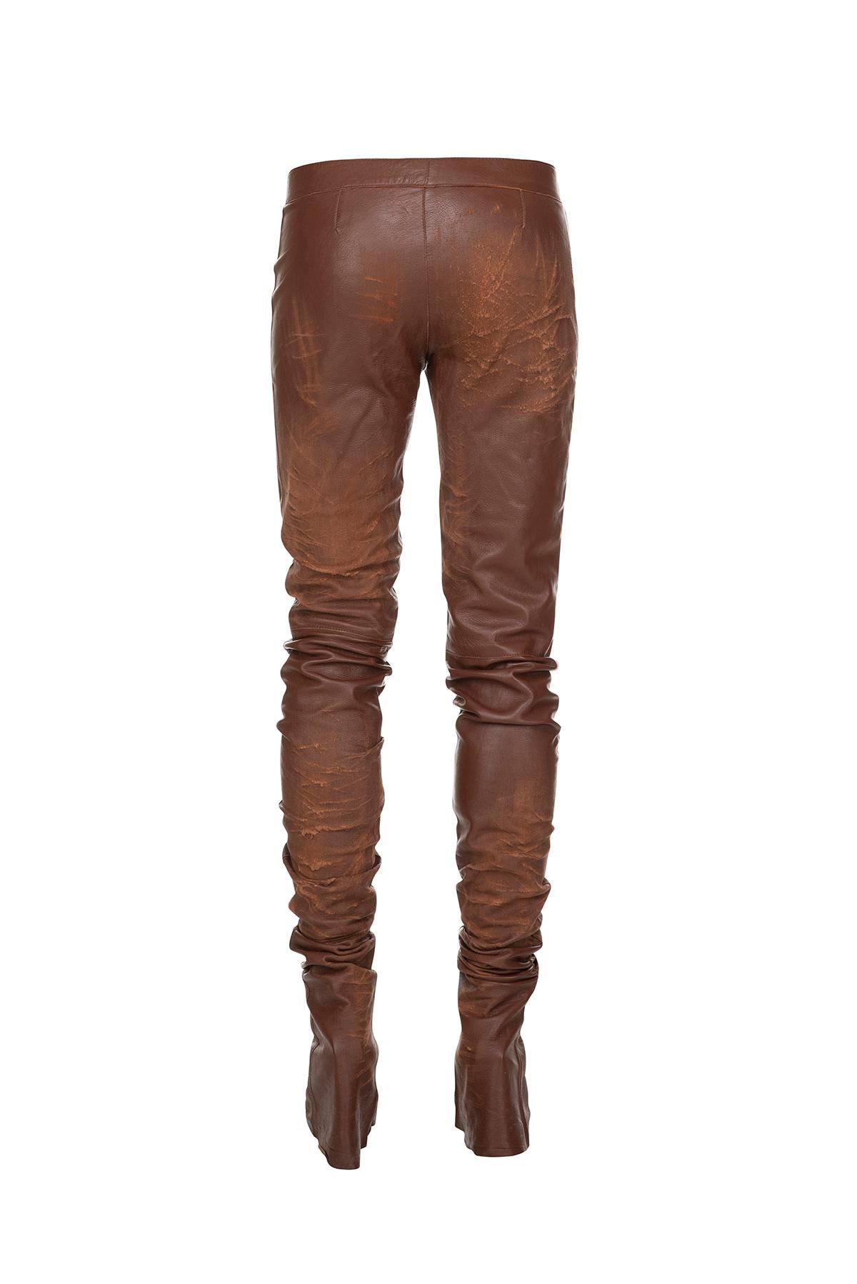 Marron DOLCE & GABBANA FW 01 Pantalon skinny très long, iconique et rare, à l'aspect usé. en vente