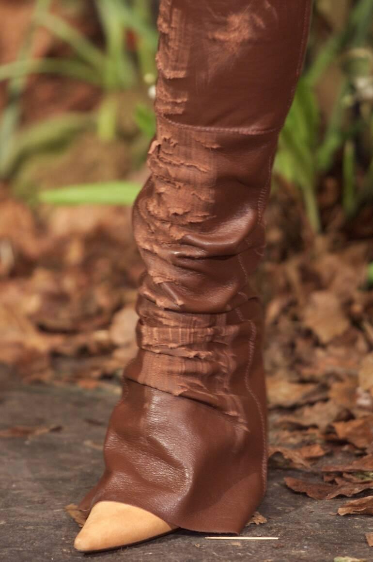 DOLCE & GABBANA FW 01 Pantalon skinny très long, iconique et rare, à l'aspect usé. en vente 3