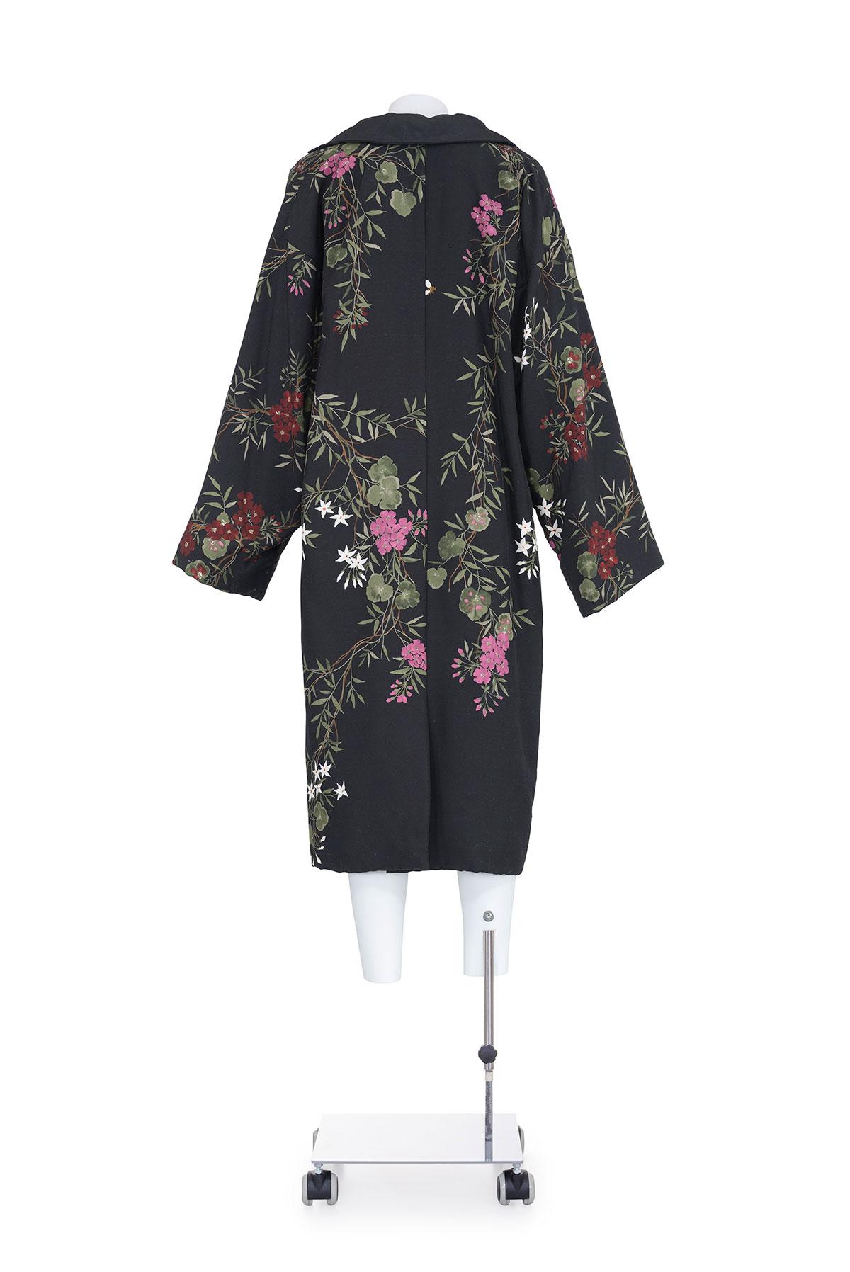 DOLCE & GABBANA FW 98 Rare Floral Painted Shantung Coat In Good Condition For Sale In Milano, MILANO