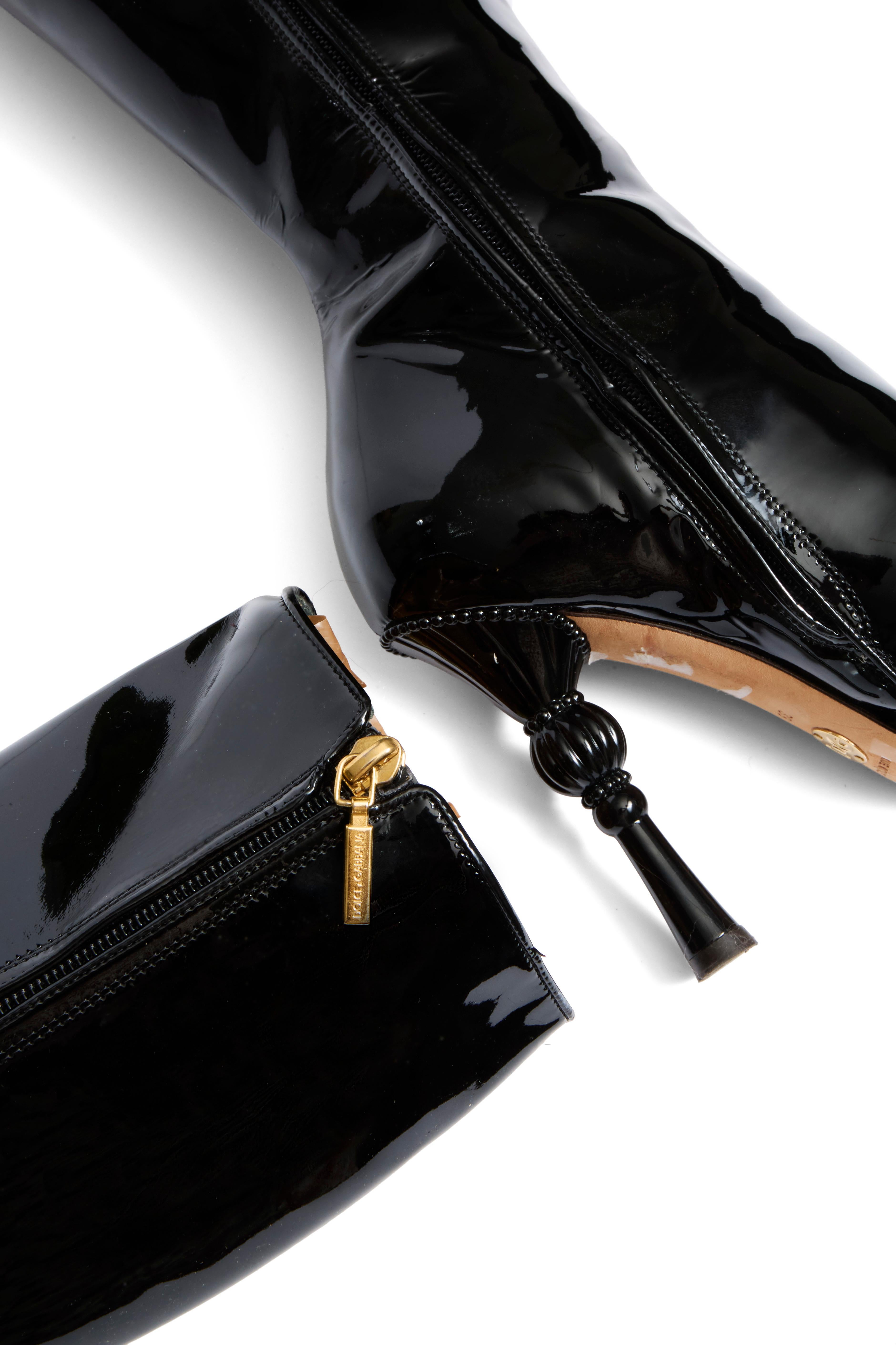 Dolce & Gabbana FW07 Patent Baroque-Heel Knee-High Boots Size 39 en vente 7