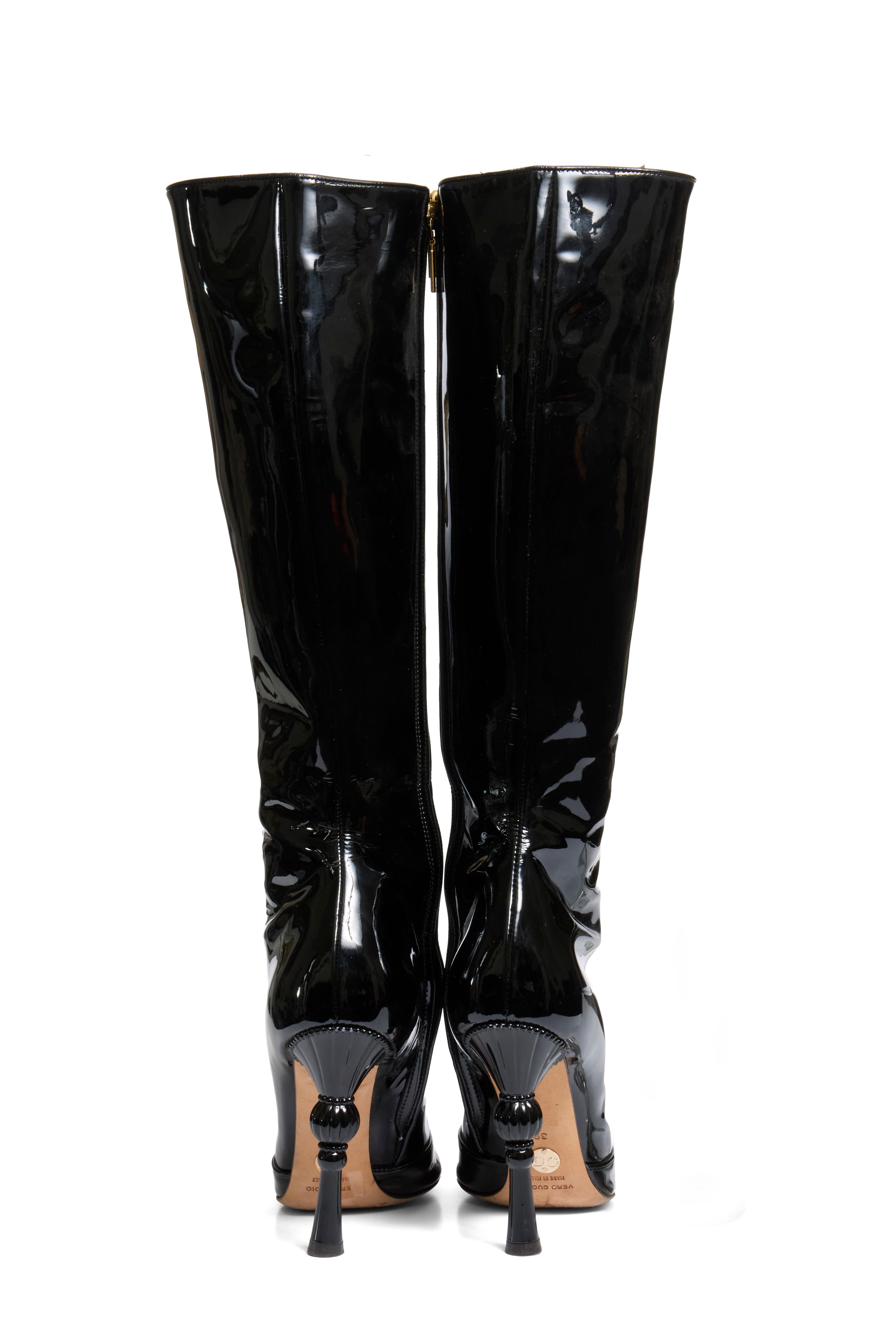 Noir Dolce & Gabbana FW07 Patent Baroque-Heel Knee-High Boots Size 39 en vente