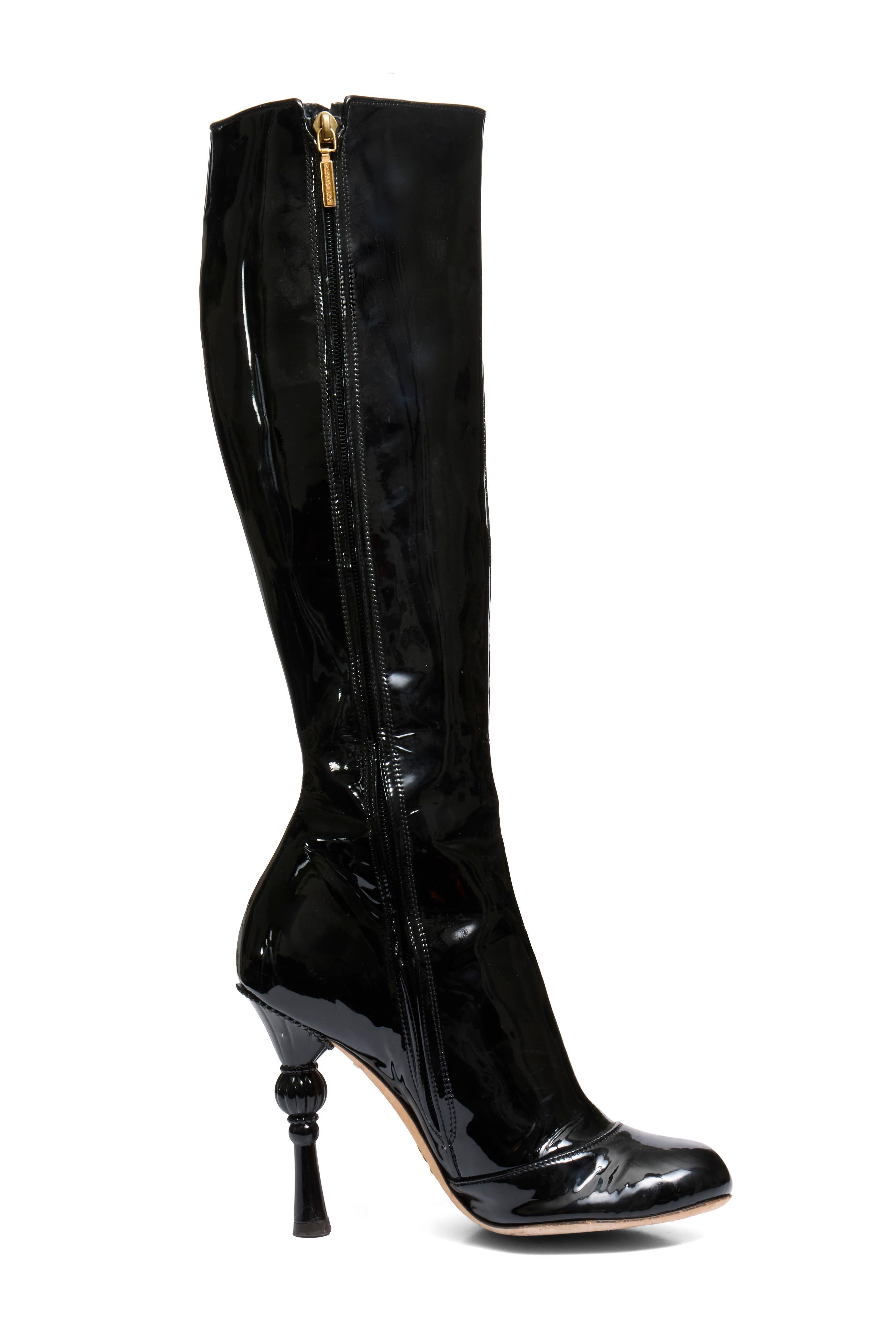 Dolce & Gabbana FW07 Patent Baroque-Heel Knee-High Boots Size 39 en vente 1