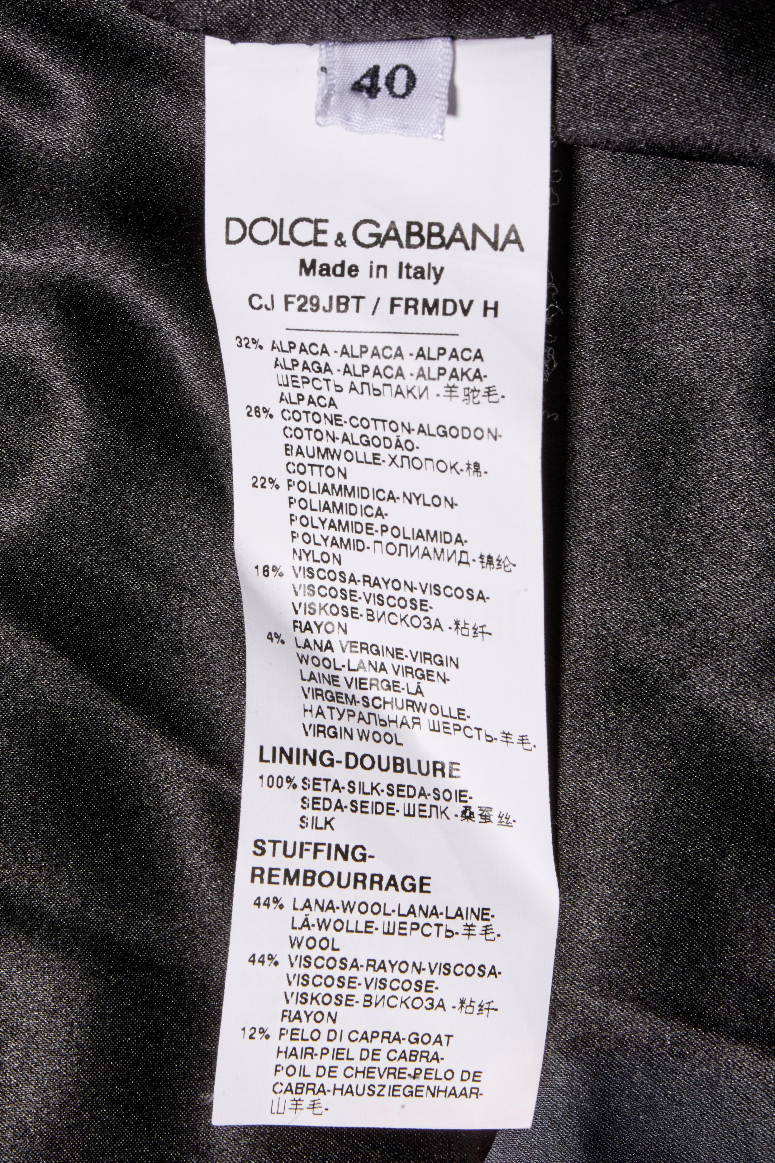Dolce & Gabbana FW16 Anthrazitfarbener Nadelstreifen-Hosenanzug mit Gürtel aus Alpaka-Mischung, IT 40 im Angebot 8