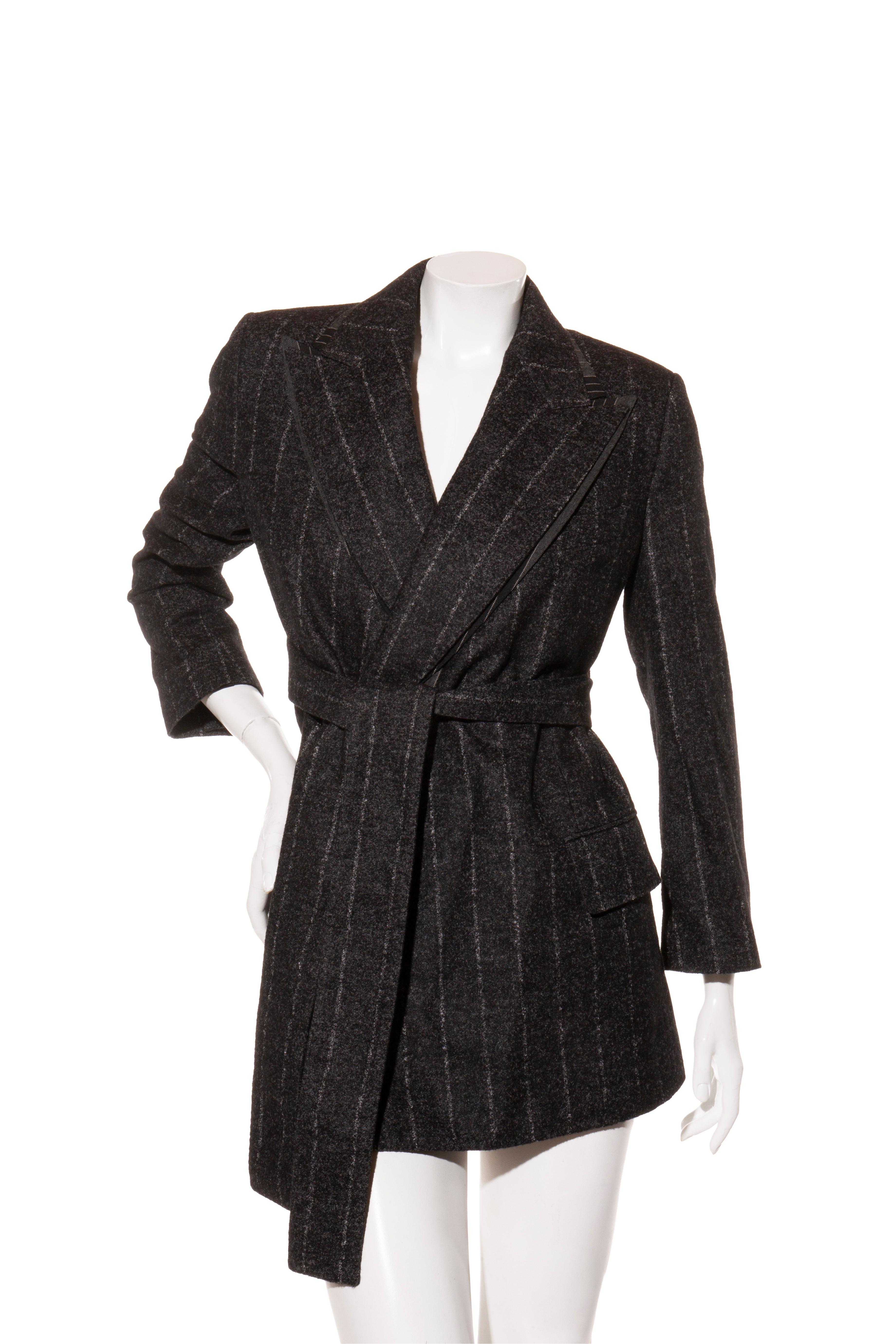 Dolce & Gabbana FW16 Anthrazitfarbener Nadelstreifen-Hosenanzug mit Gürtel aus Alpaka-Mischung, IT 40 Damen im Angebot