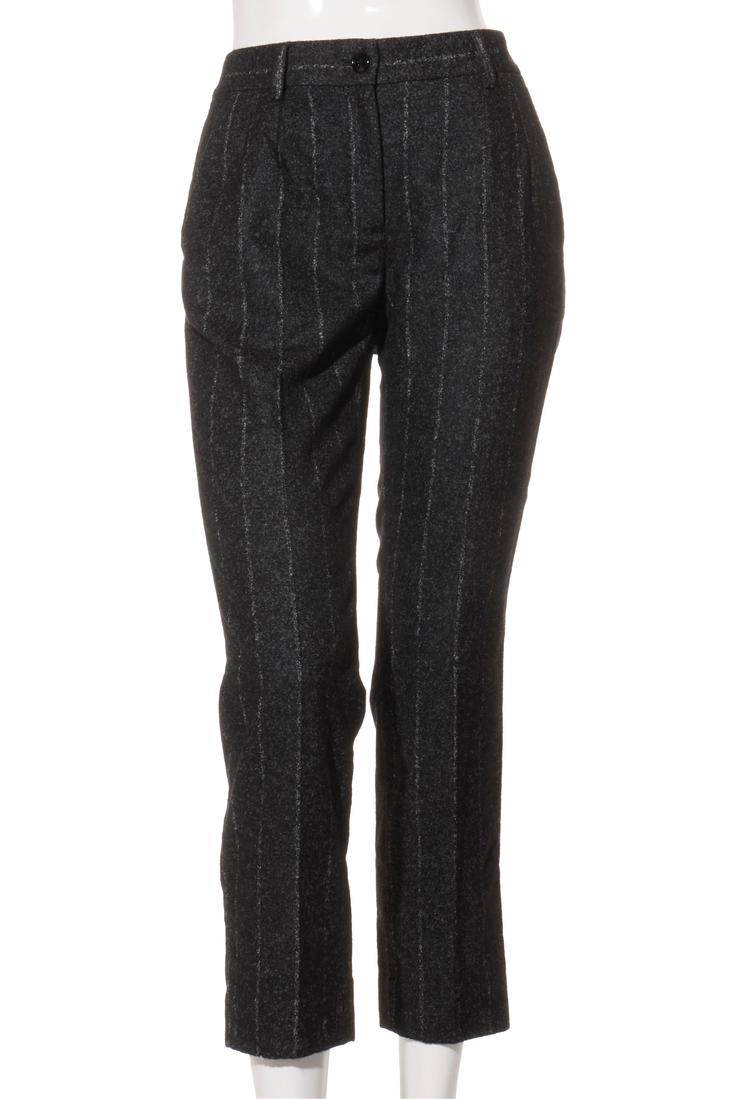 Dolce & Gabbana FW16 Anthrazitfarbener Nadelstreifen-Hosenanzug mit Gürtel aus Alpaka-Mischung, IT 40 im Angebot 3