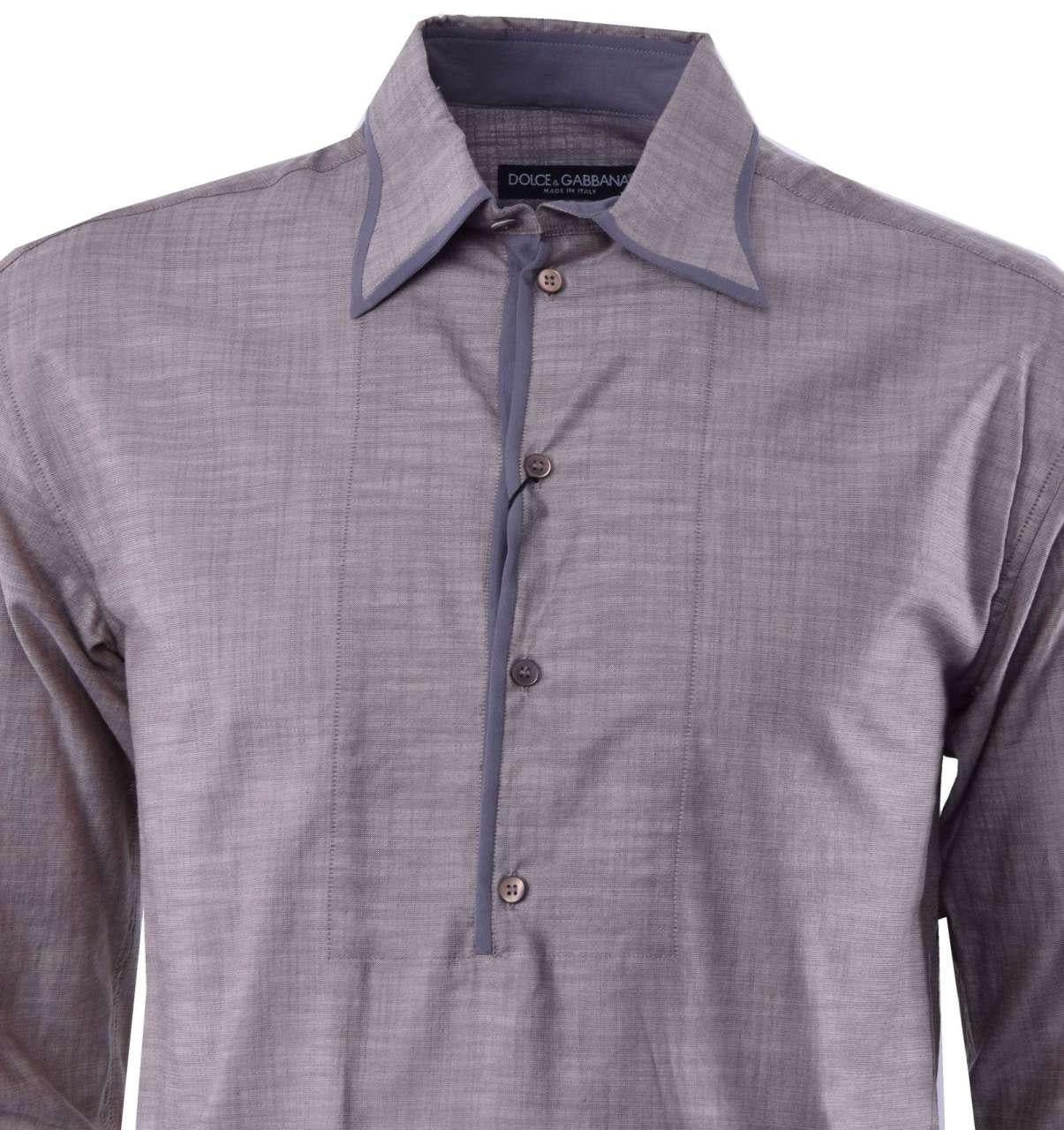 - Over-fit shirt with edged point collar by DOLCE & GABBANA Black Label - New with tag - Former RRP: EUR 395 - MADE in ITALY - Model: G5CG6T-FU5K4-S8232 - Material: 90% Cotton, 10% Silk - Color: Grey / Brown - Small soft collar and large buttons -