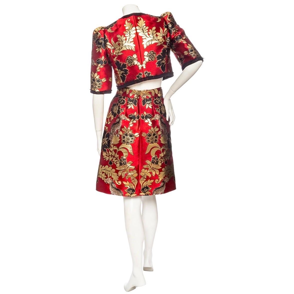 Women's Dolce & Gabbana Gold and Red Leopard Motif Jacquard Jacket and Skirt Set For Sale