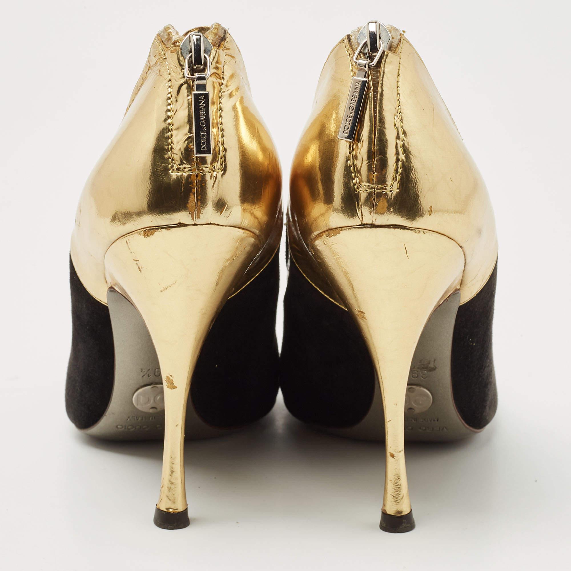 Dolce & Gabbana Gold/Black Leather and  Suede Peep Toe Pump Size 39.5 For Sale 1