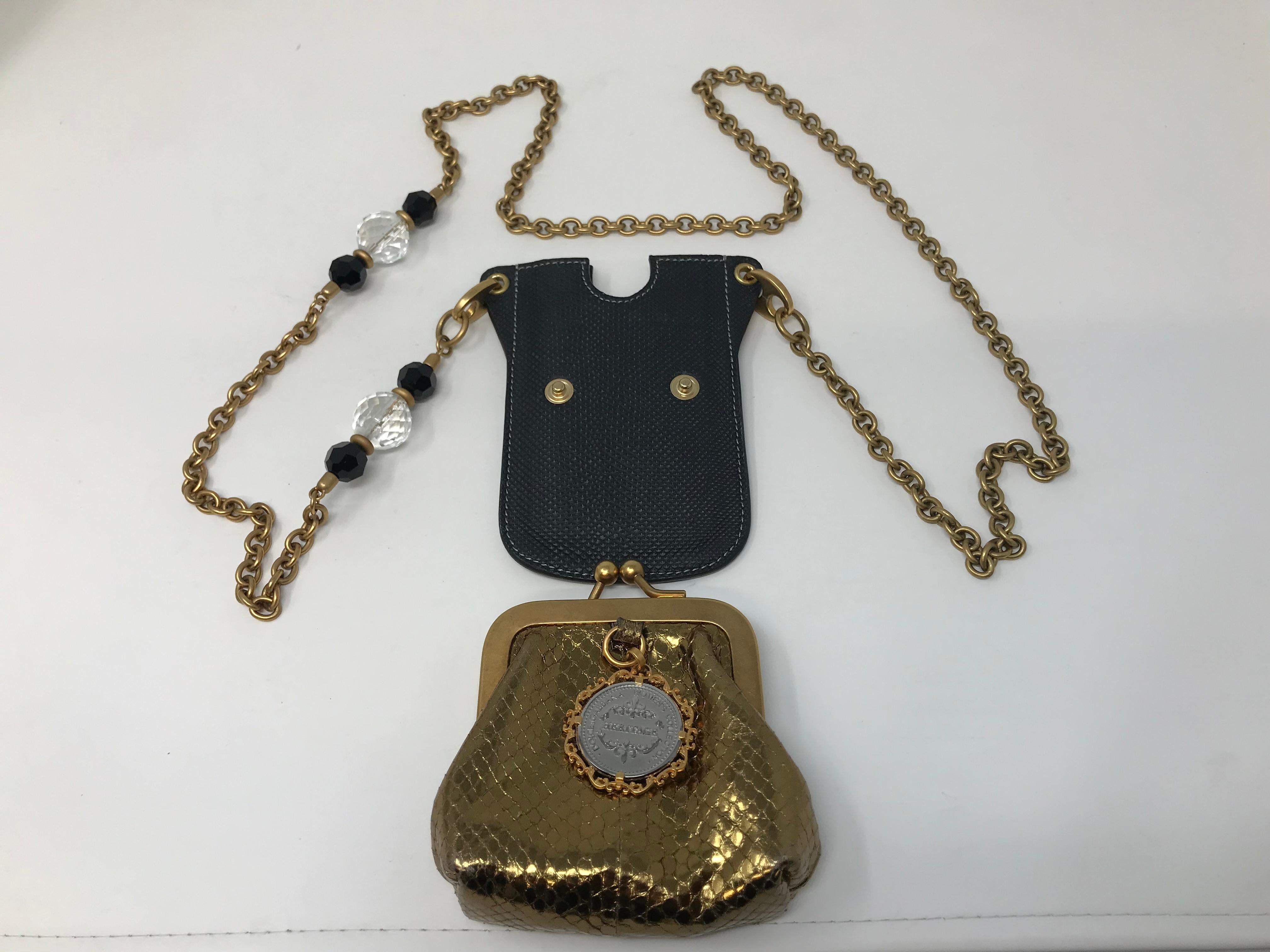 Women's Dolce & Gabbana Gold Black Leather Cellphone Crossbody Bag For Sale