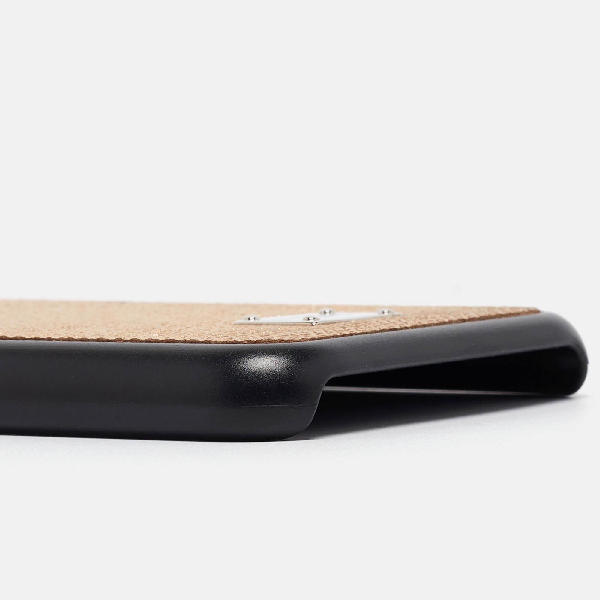 Dolce & Gabbana Gold/Black Leather iPhone 6 Cover For Sale 1