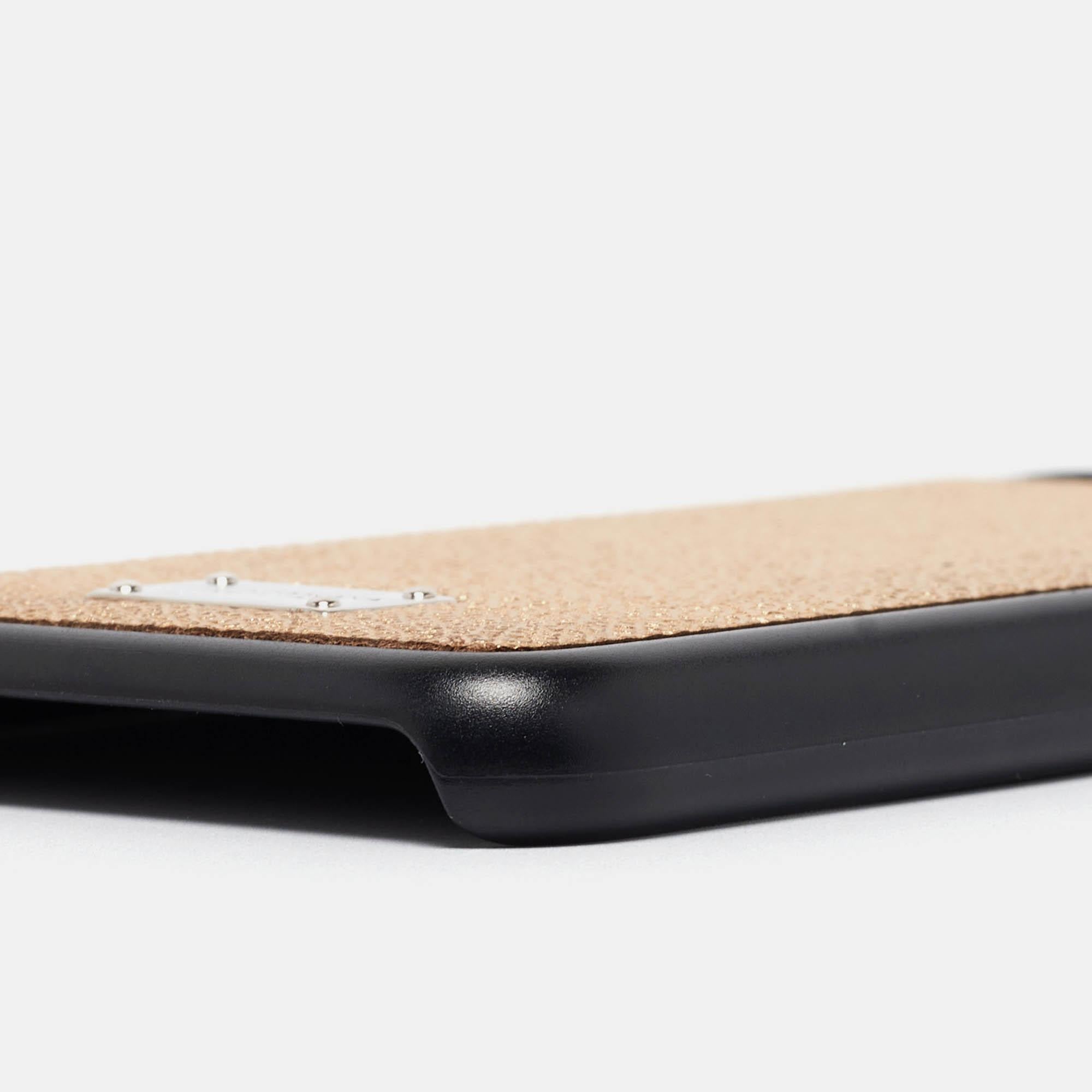 Dolce & Gabbana Gold/Black Leather iPhone 6 Cover For Sale 2