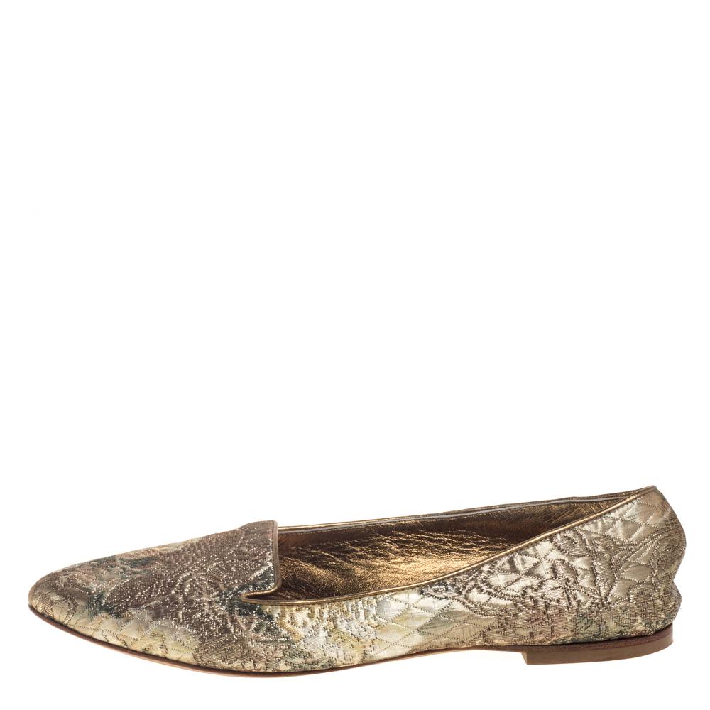 Dolce & Gabbana Gold Brocade Smoking Slippers Size 38 In Fair Condition For Sale In Dubai, Al Qouz 2