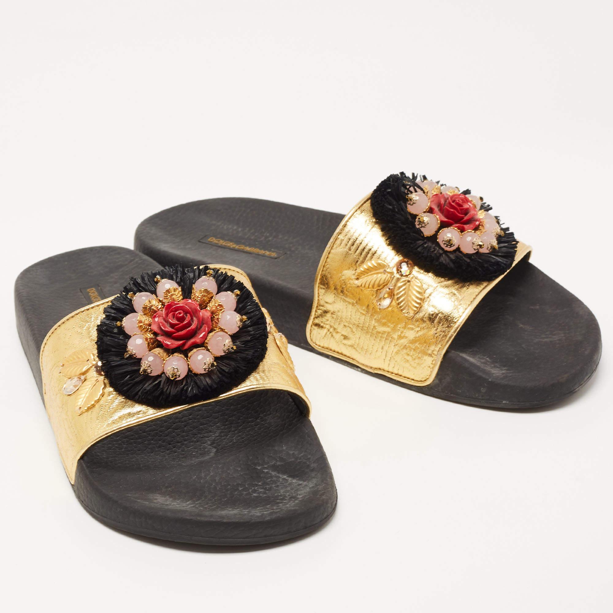Dolce & Gabbana Gold Jacquard Embellished Slide Sandals Size 40 In Fair Condition For Sale In Dubai, Al Qouz 2