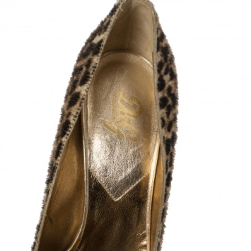 Dolce & Gabbana Gold Leather and Pony Hair Knotted Peep Toe Pumps Size 40 (escarpins noués en cuir et en poils de poney) Pour femmes en vente