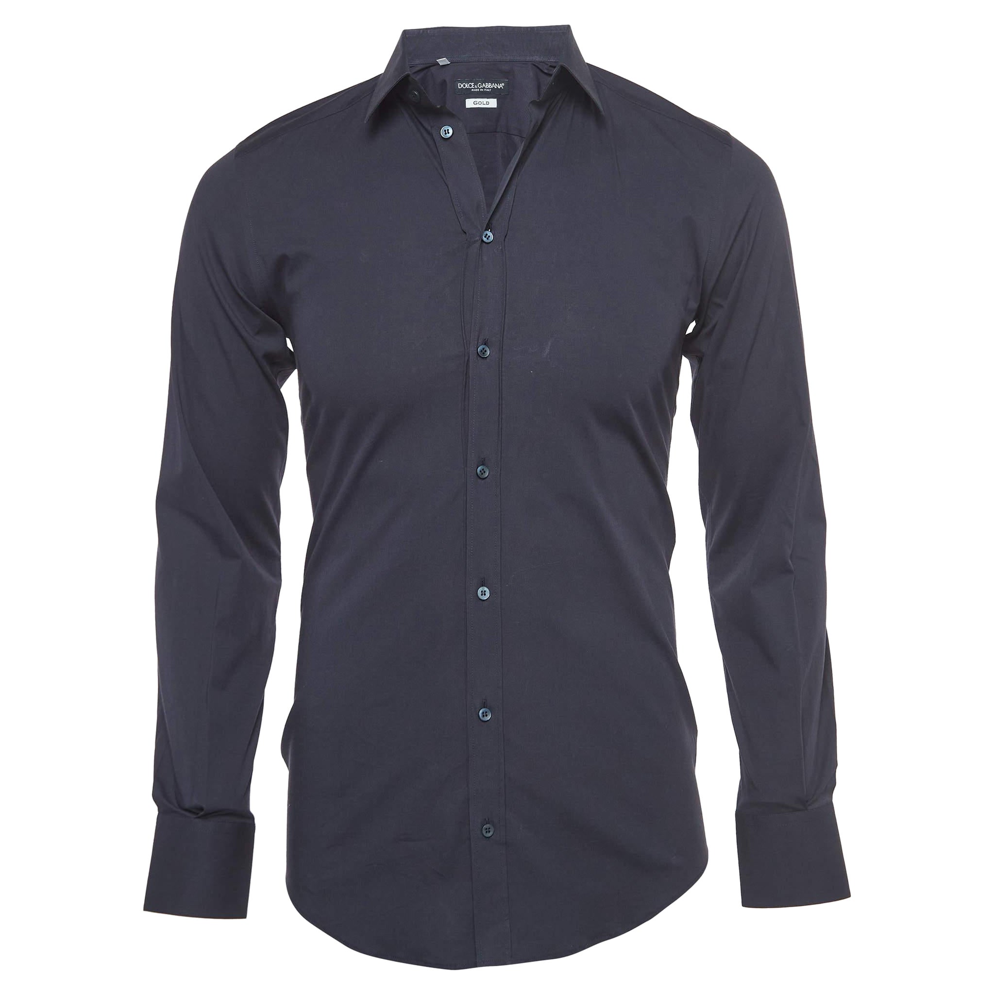 Dolce & Gabbana Camisa de manga larga con botones de algodón azul marino dorada S en venta