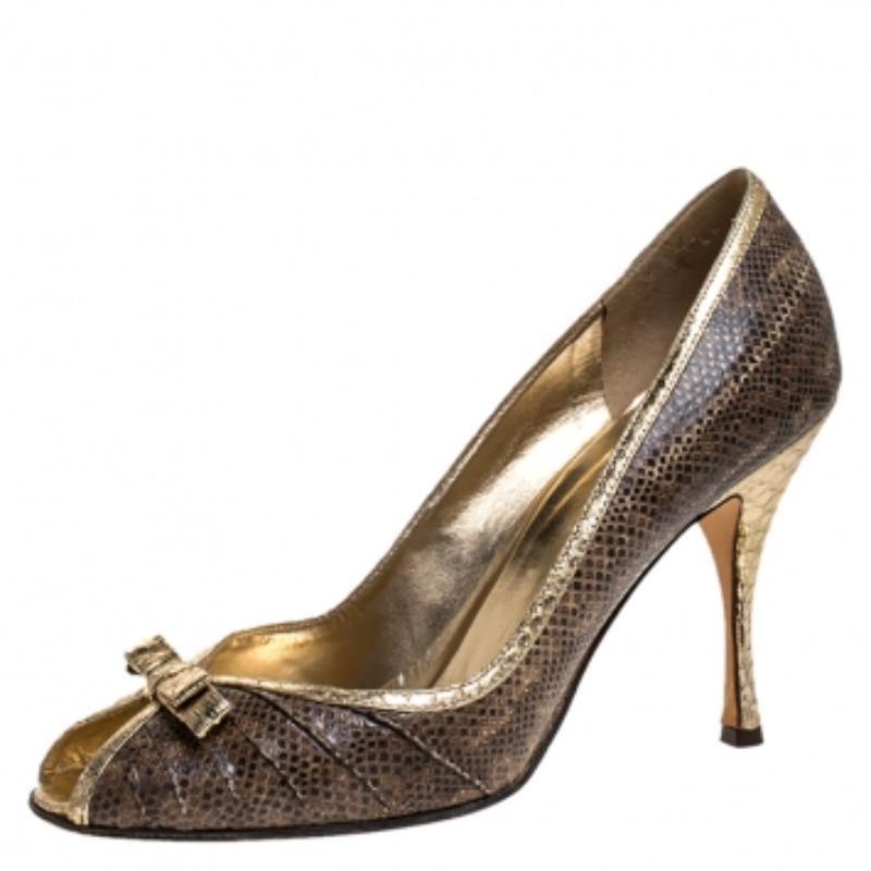 Marron Dolce & Gabbana Gold Python and Brown Lizard Bow Peep Toe Pumps Size 39 en vente