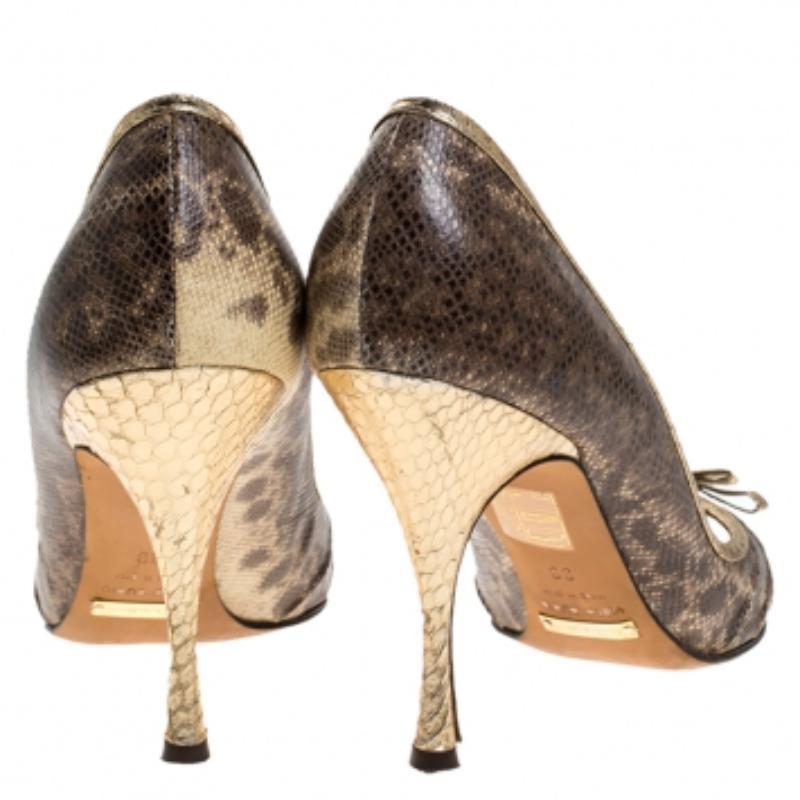 Dolce & Gabbana Gold Python and Brown Lizard Bow Peep Toe Pumps Size 39 en vente 1