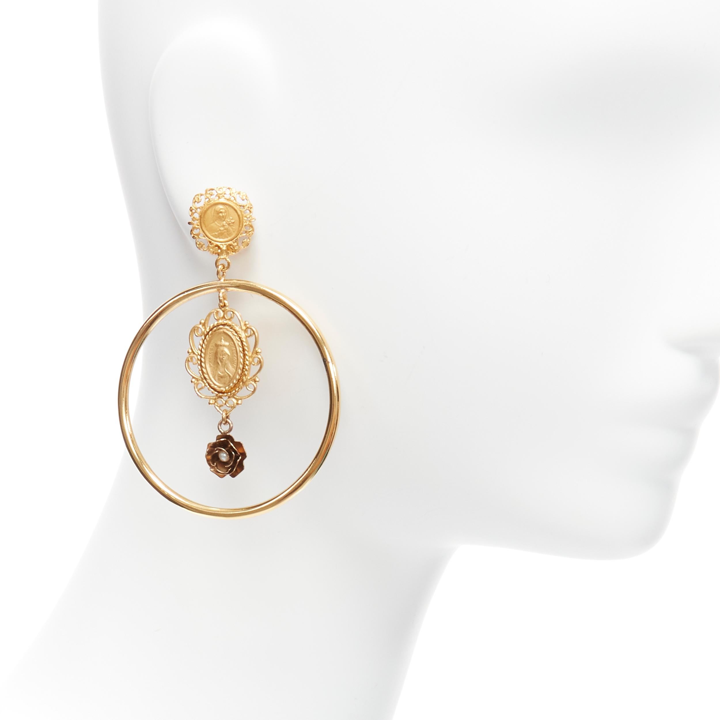 DOLCE GABBANA pendientes de clip de aro rosario Maria perla en tono dorado
Referencia: TGAS/D00188
Marca: Dolce & Gabbana
Diseñador: Domenico Dolce y Stefano Gabbana
Material: Metal, Perla de imitación
Color: Oro, Perla
Patrón: Sólido
Cierre: