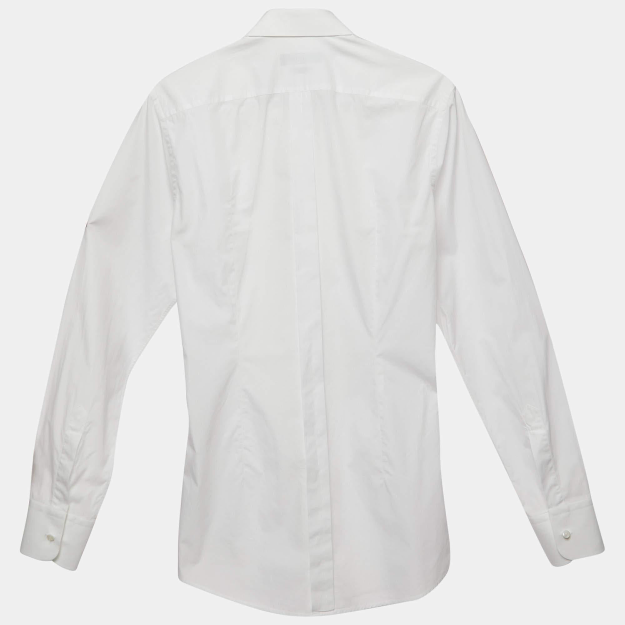 Shirts are an indispensable part of a wardrobe, so this brand brings you a creation that is both versatile and stylish. It has been tailored from quality material in a versatile shade. The shirt is detailed with signature elements and a comfortable