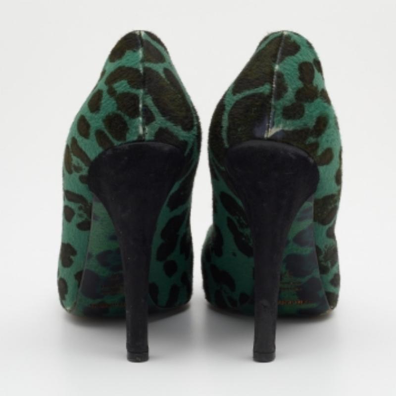 Dolce & Gabbana Green/Black Leopard Print Calf Hair Platform Pumps Size 37 For Sale 2
