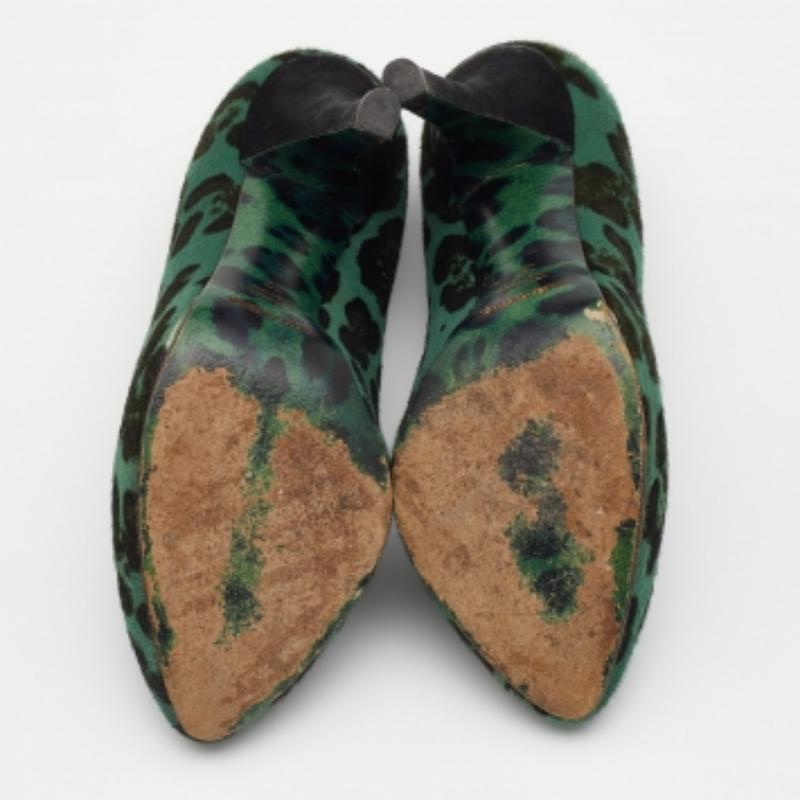 Dolce & Gabbana Green/Black Leopard Print Calf Hair Platform Pumps Size 37 For Sale 3