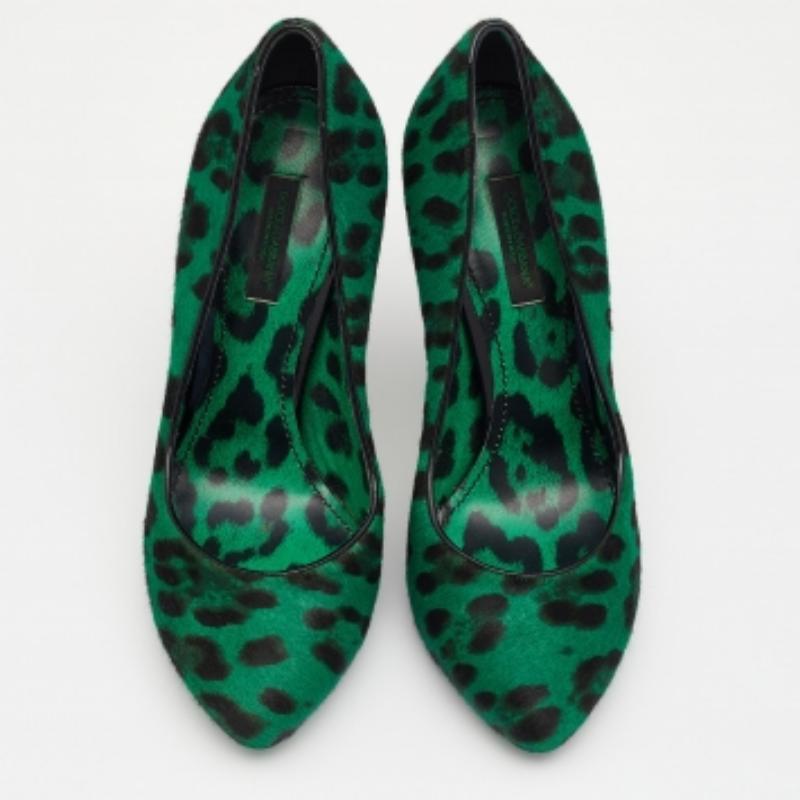 Dolce & Gabbana Green/Black Leopard Print Calf Hair Pumps Size 36.5 In Good Condition For Sale In Dubai, Al Qouz 2