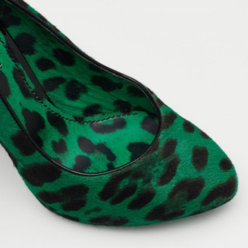 Dolce & Gabbana Green/Black Leopard Print Calf Hair Pumps Size 36.5 For Sale 1