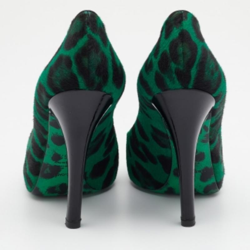 Dolce & Gabbana Green/Black Leopard Print Calf Hair Pumps Size 36.5 For Sale 2