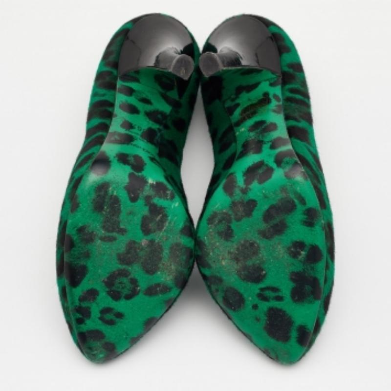 Dolce & Gabbana Green/Black Leopard Print Calf Hair Pumps Size 36.5 For Sale 3