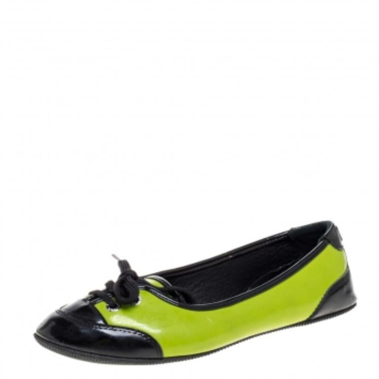 Dolce & Gabbana Green/Black Patent Leather Lace Detail Ballet Flats Size 35 For Sale 1