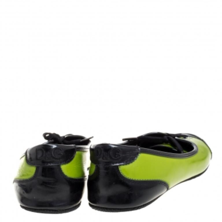 Dolce & Gabbana Green/Black Patent Leather Lace Detail Ballet Flats Size 35 For Sale 3