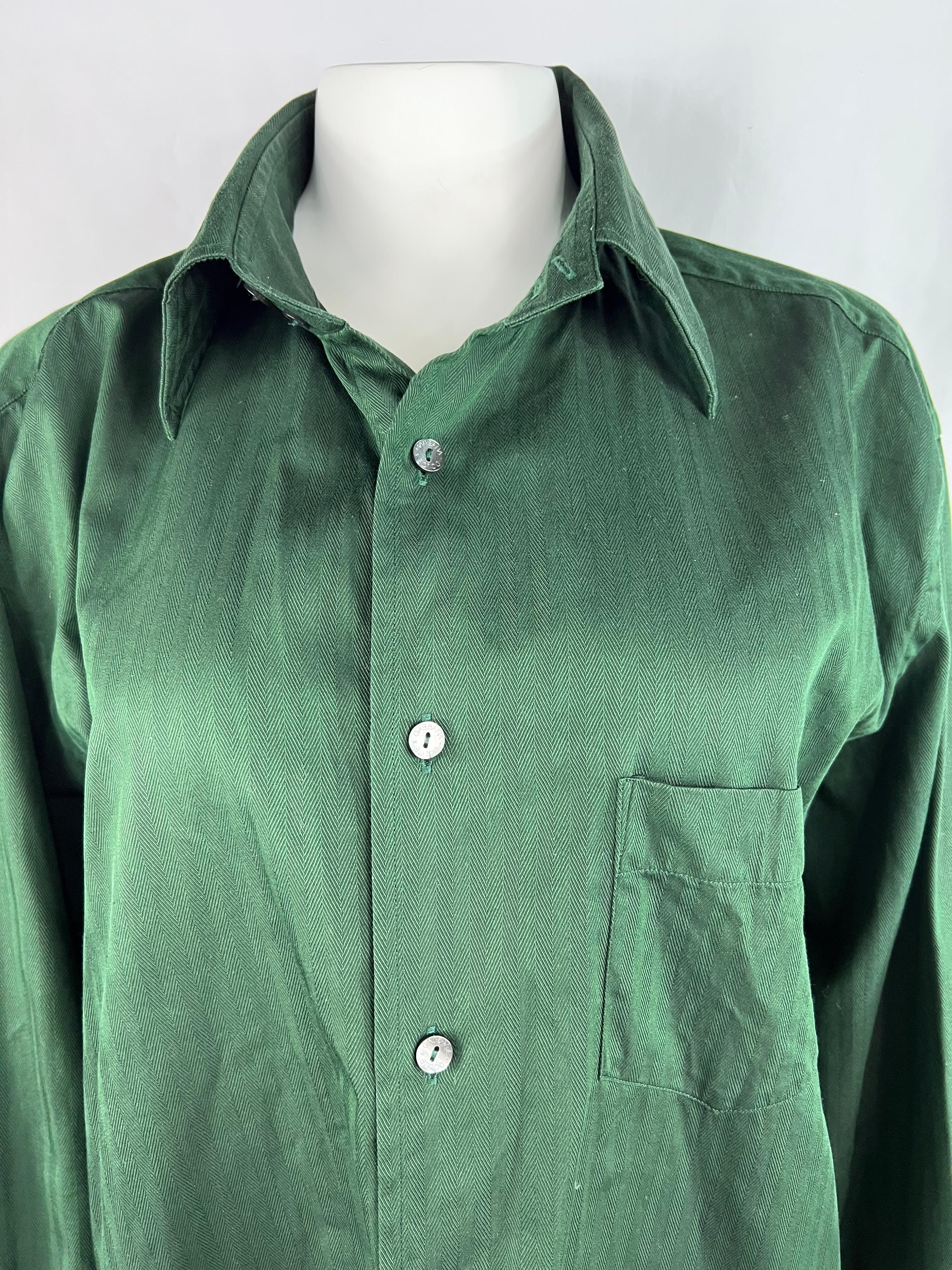 Product details:

The shirt features zig zag pattern and side pocket detail. Made in Italy.